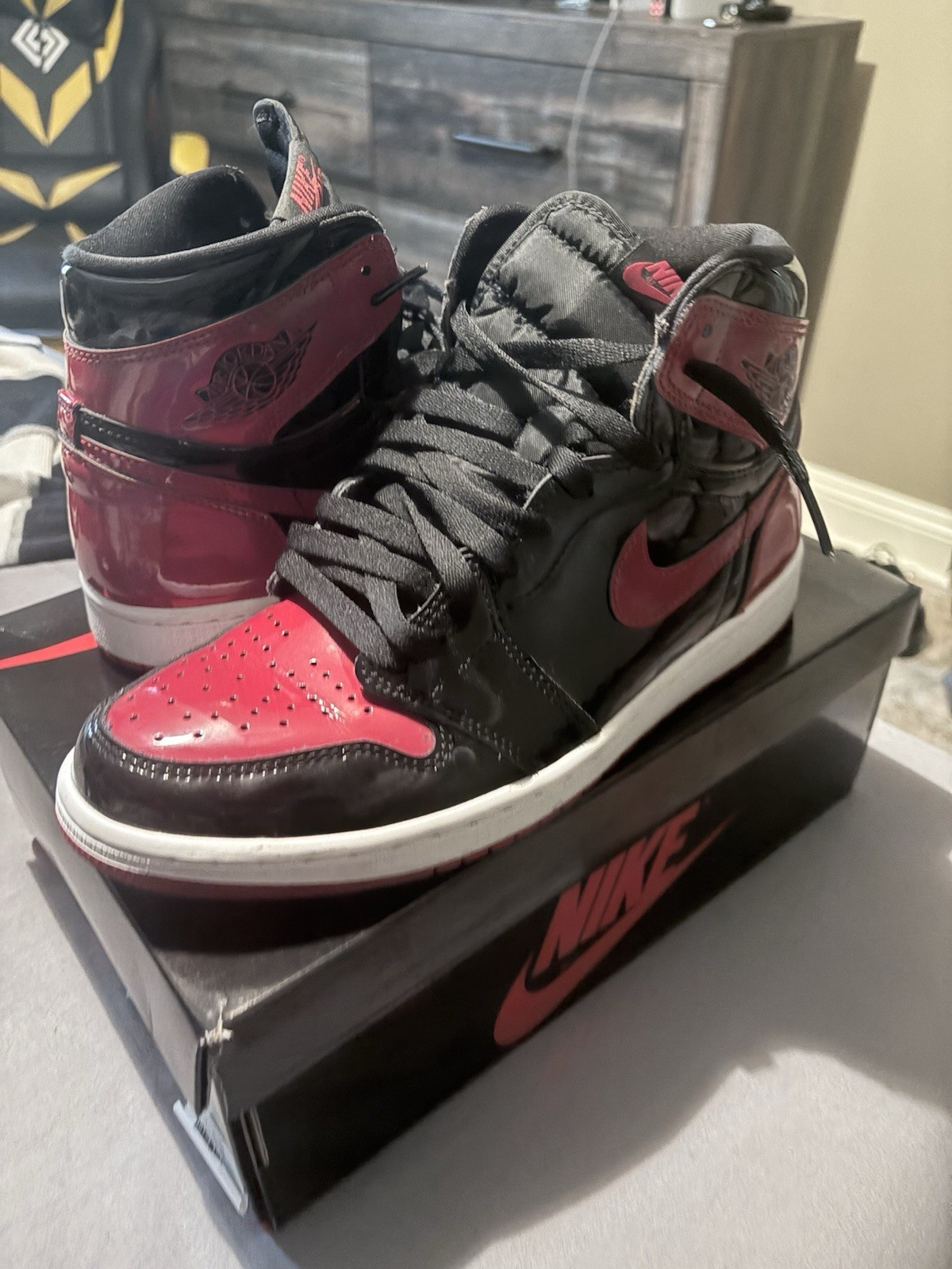 Nike Air Jordan 1 Men’s High Top Lace-Up Colorblock Sneaker Patent Black/Red