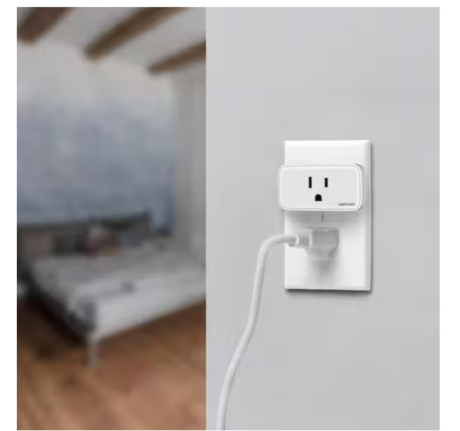 Volt Indoor Smart Plug & Timer Wi-Fi Bluetooth Single Outlet Powered by Hubspace