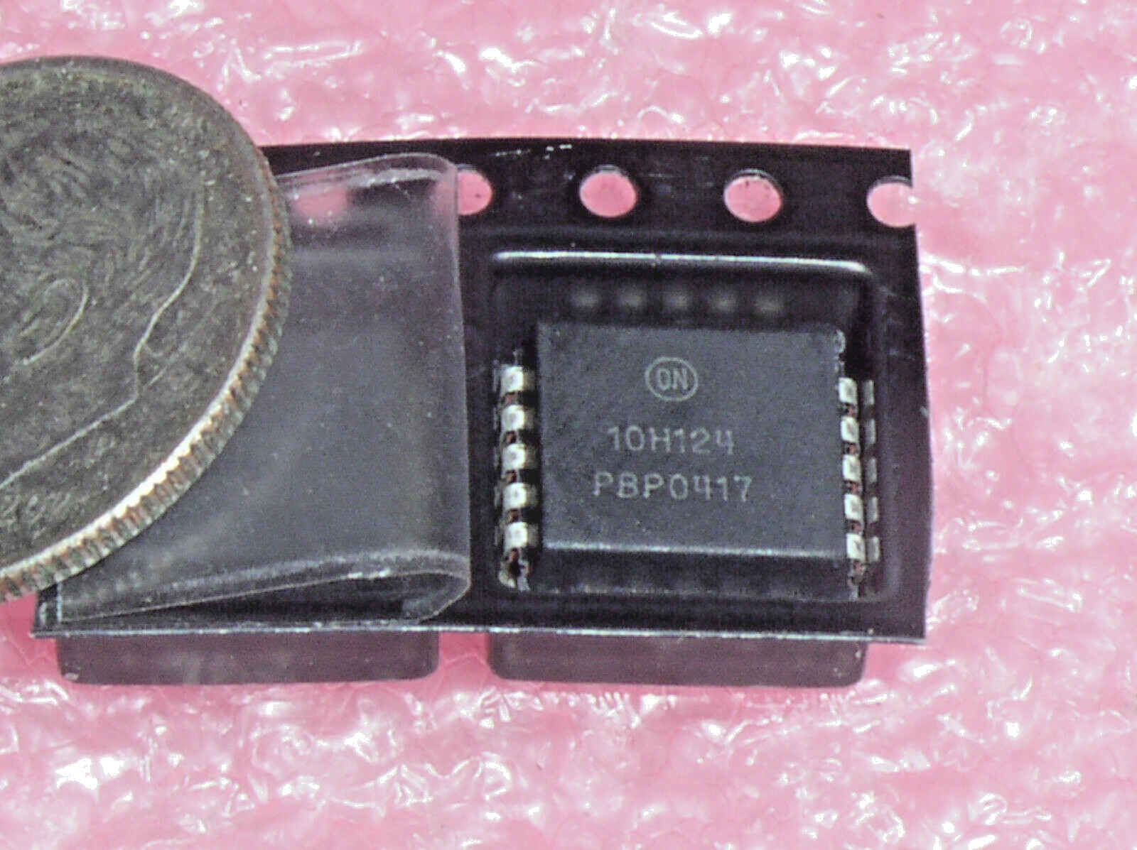 2 NOS ON SEMI MC10H124 ECL QUAD TTL TO MECL W/TTL STROBE TRANSLATOR 10H IC USA