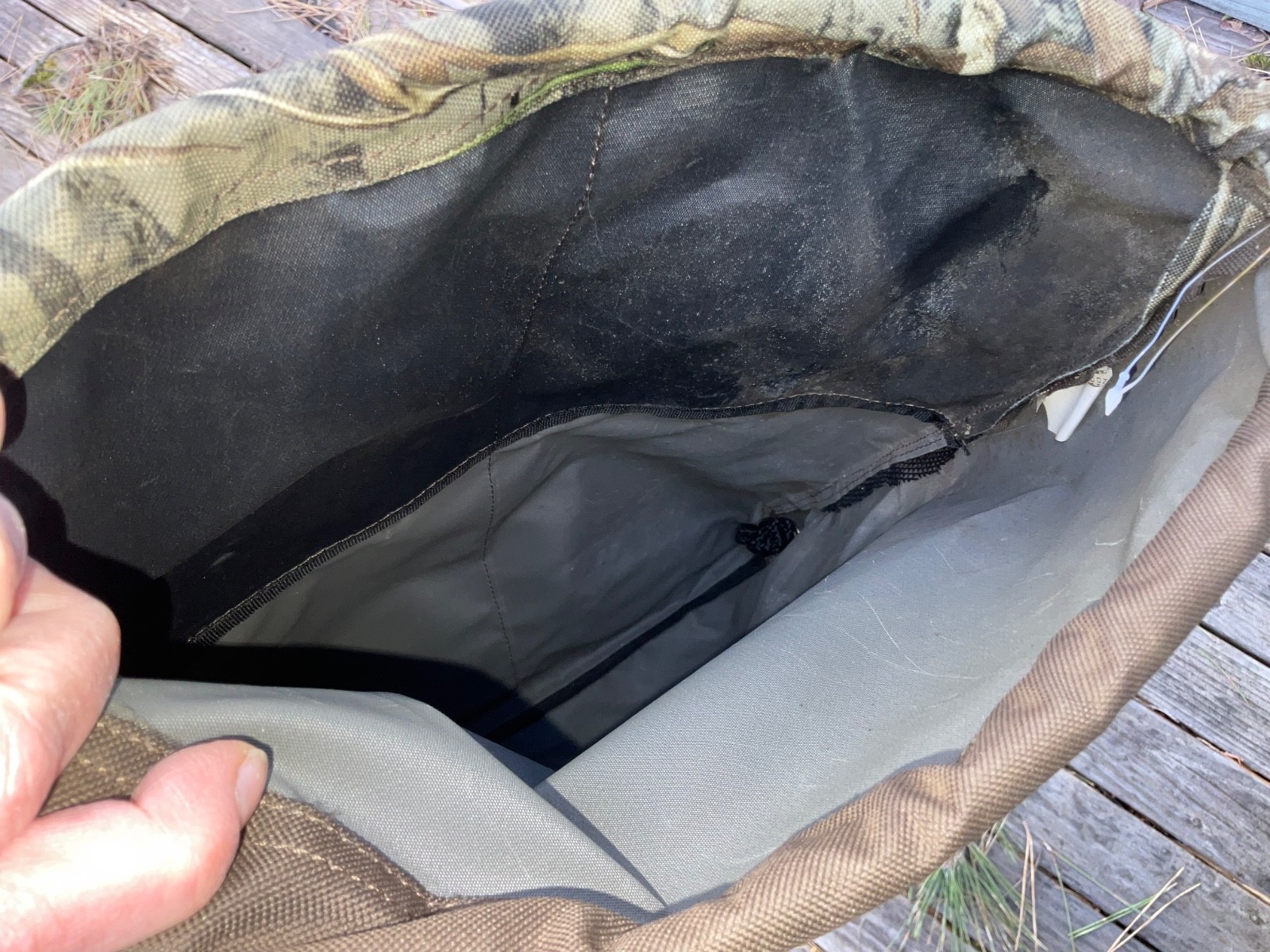 Alps Outdoorz Delta Waterfowl Drawstring Bag Pockets Exc Cond Look at Pictures