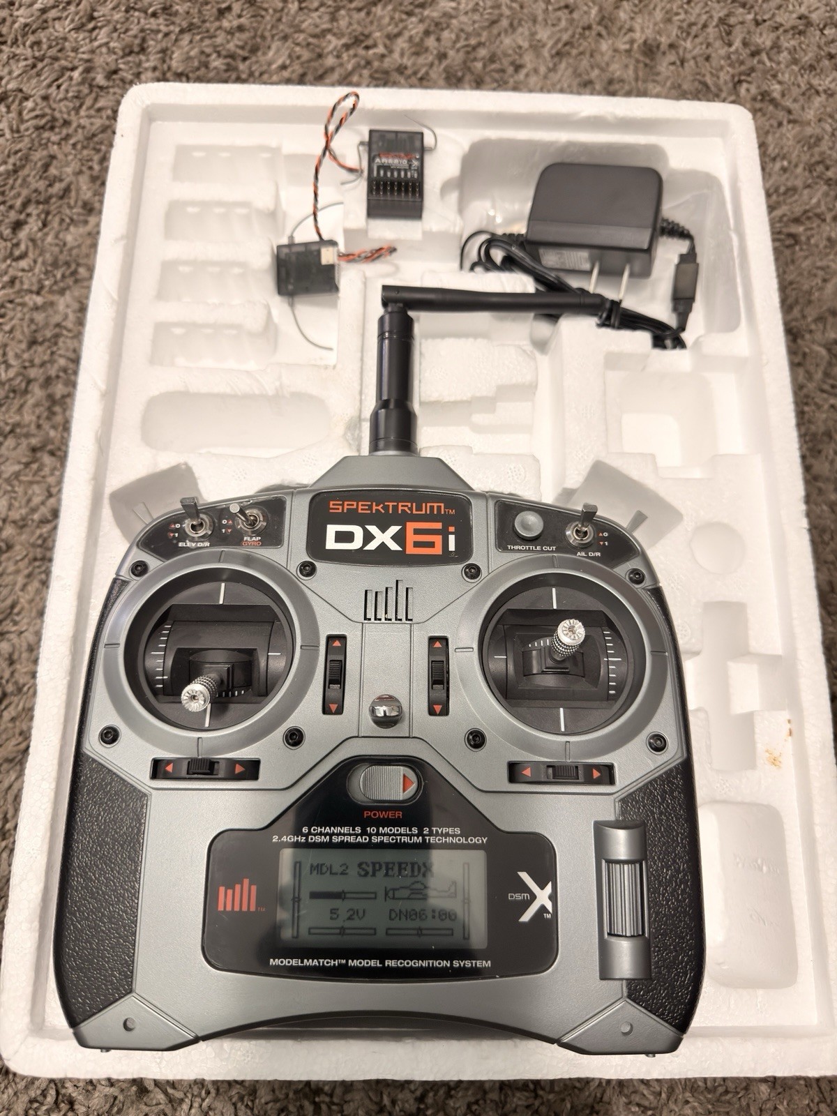 Spektrum DX6i 2.4GHz DSM Console Transmitter w/ AR6210 Receiver, ModelMatch