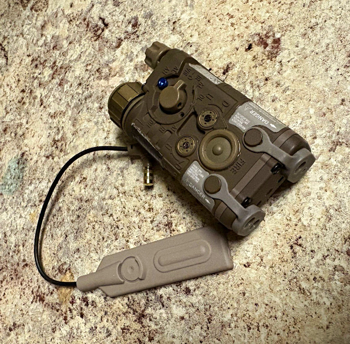 NGAL Rifle Weapon Light & Laser Sight, Tan LED, Picatinny Rail