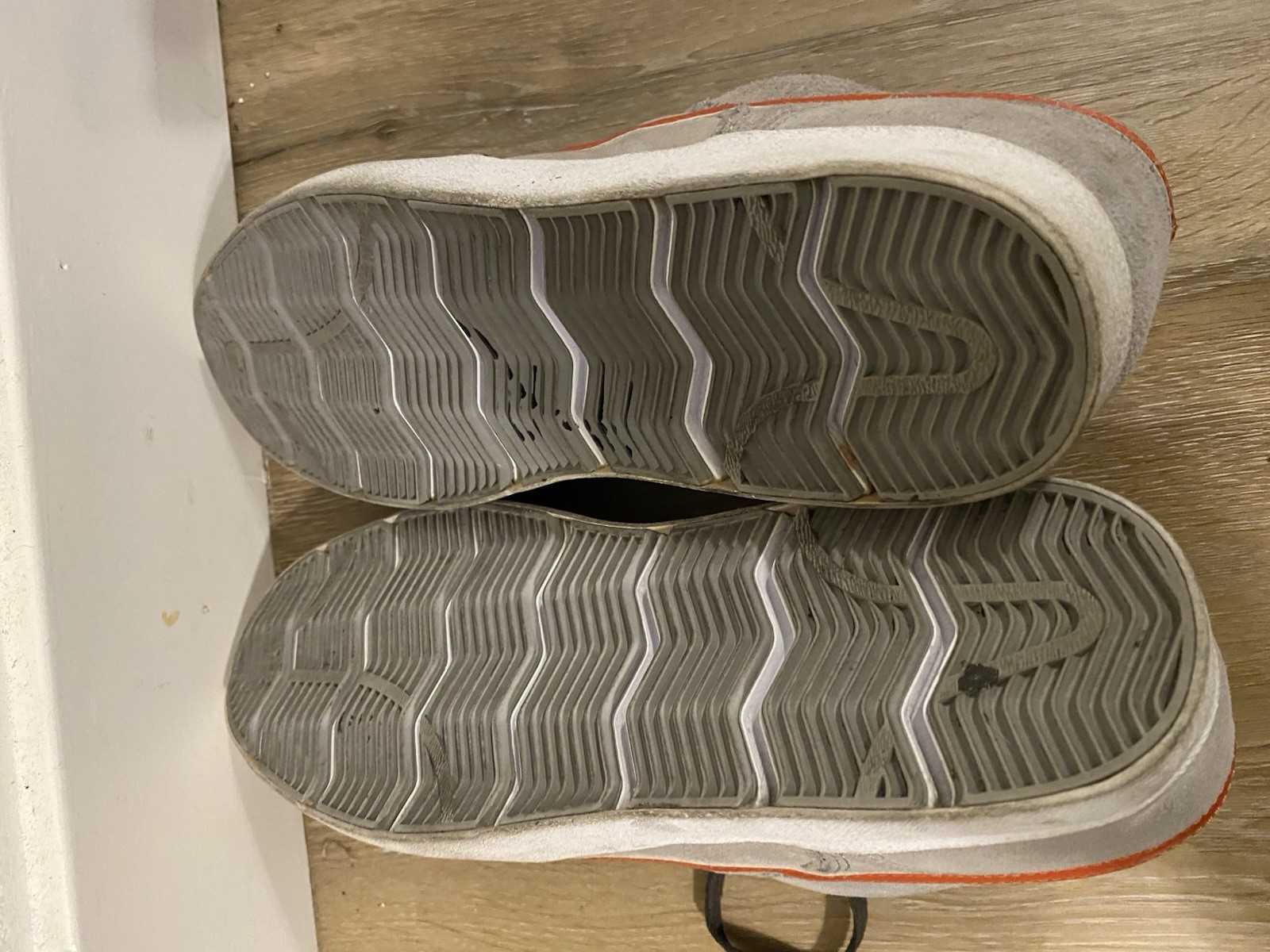 Nike Gray Low Top Skateboarding Shoes Men's US 10.5 D Medium Width