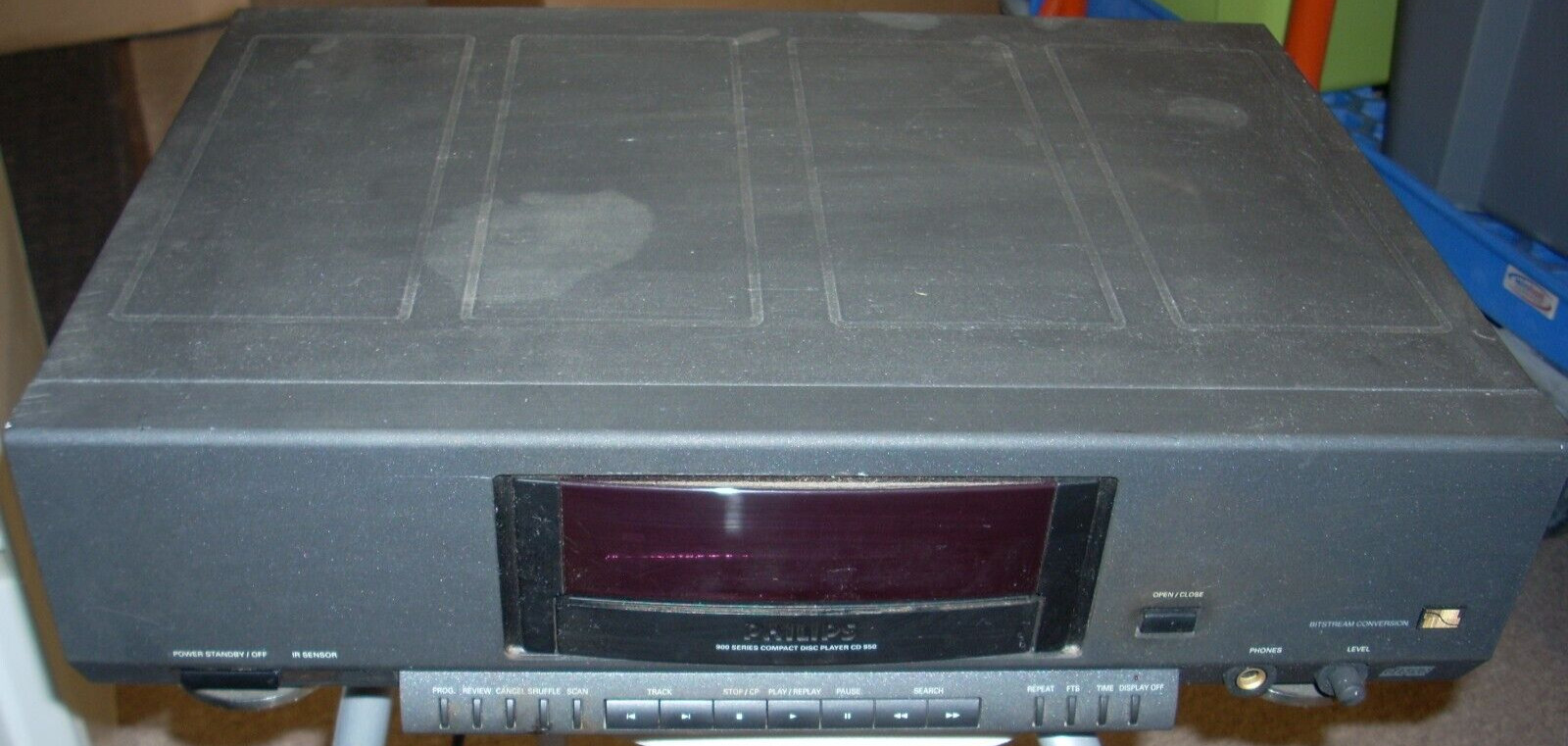 PHILIPS CD 950 compact disc player - DOES NOT WORK - NO RETURNS...PARTS ONLY -