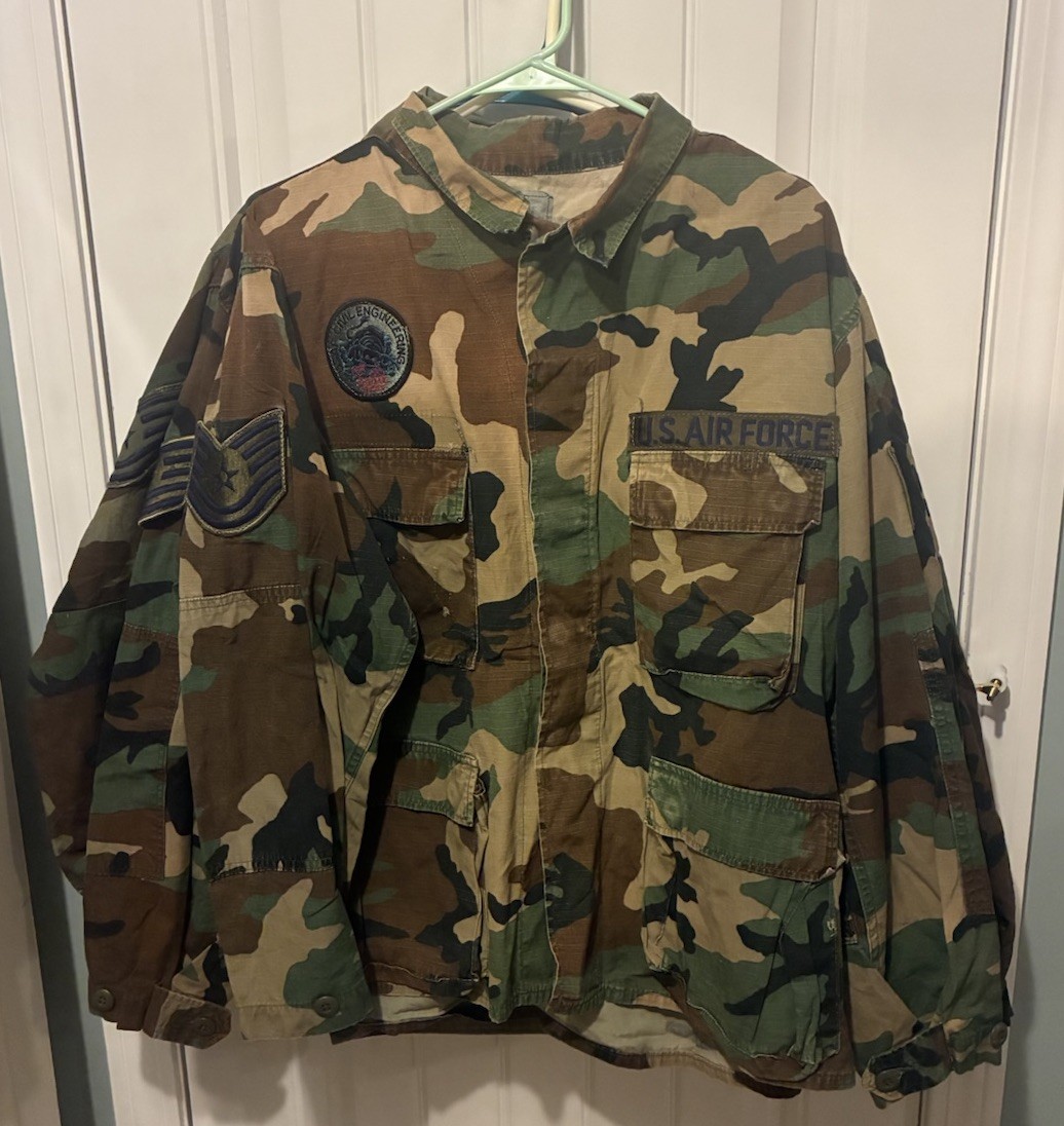 Lot Of 3 VTG US ARMY Jacket w/ Patches Lot - Size Large Short(2) & Large Reg(1)