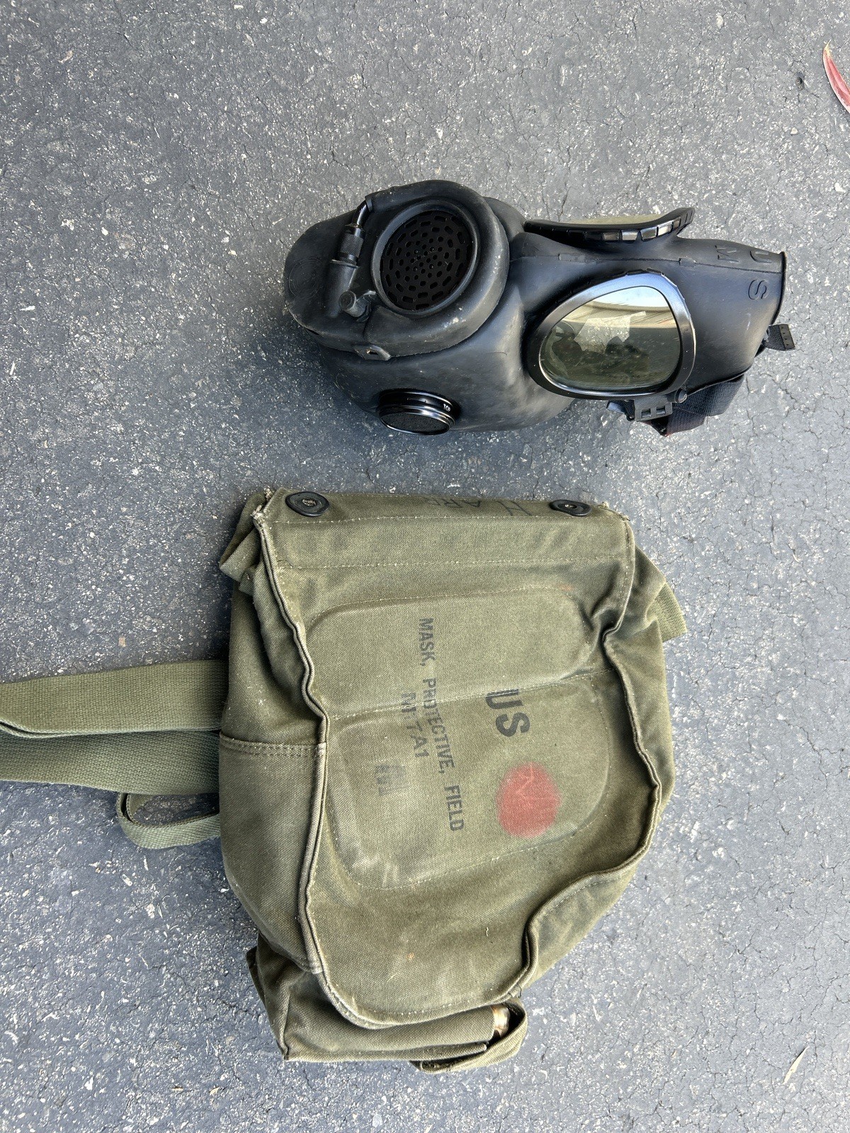 US Gas Mask M17 A2 LARGE MSA with Nylon Carry Bag & Accessories