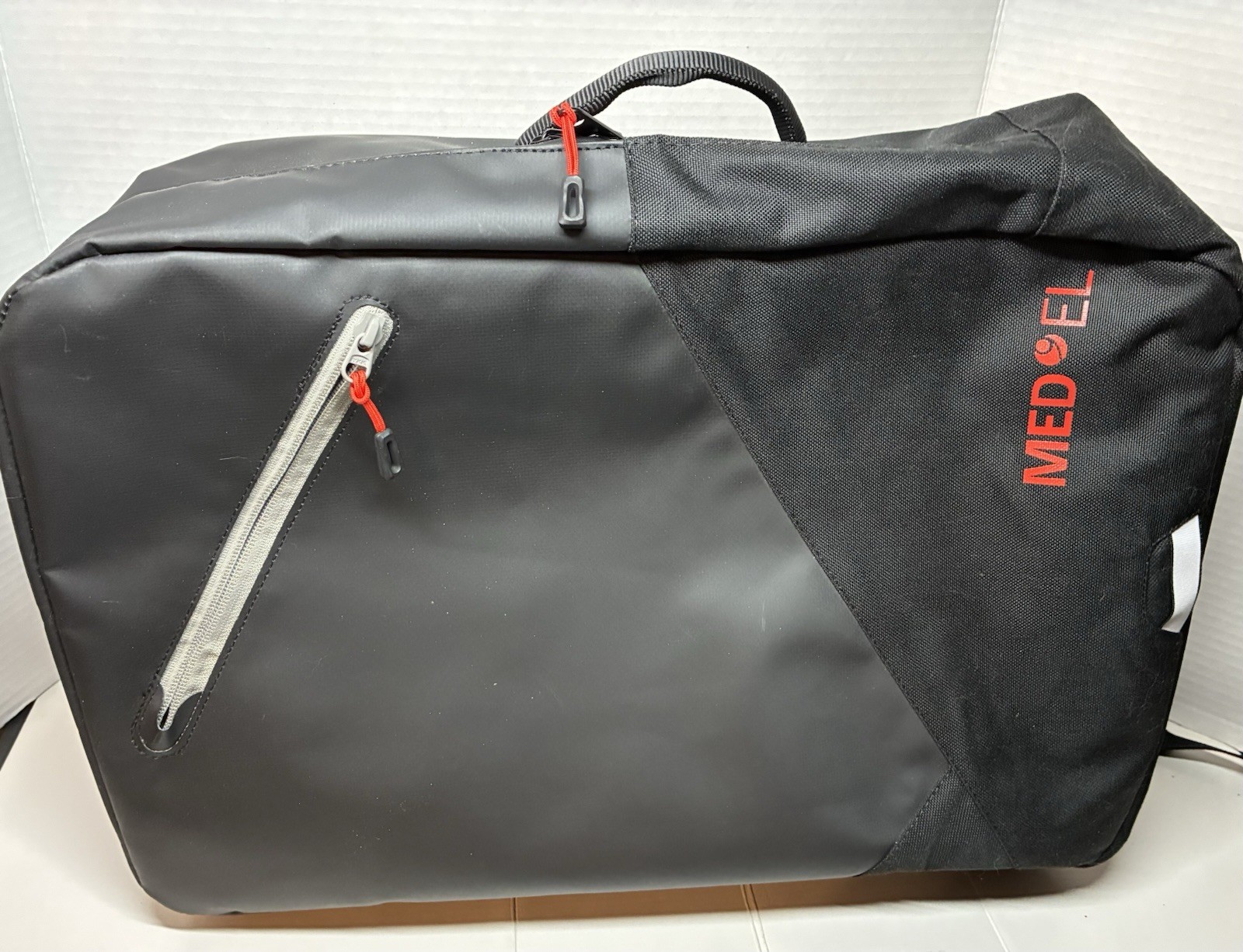 Backpack NWOT Kohla Restless 25L Black Multimedia Retractable Straps Side Handle