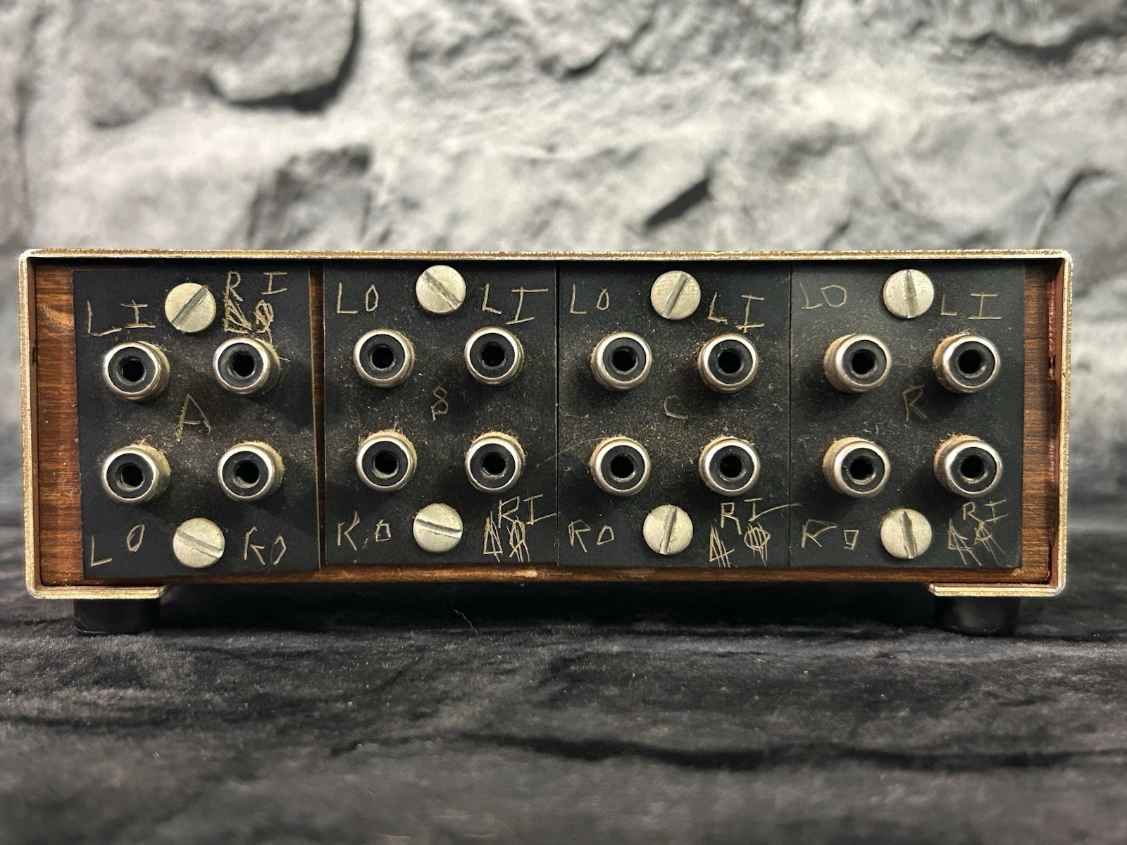 6 Switch Stereo Loop Lopping Box