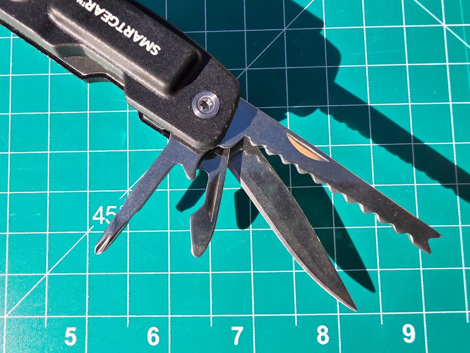 SmartGear Multi-Tool Black Stainless Steel LED Working Flashlight USB-C