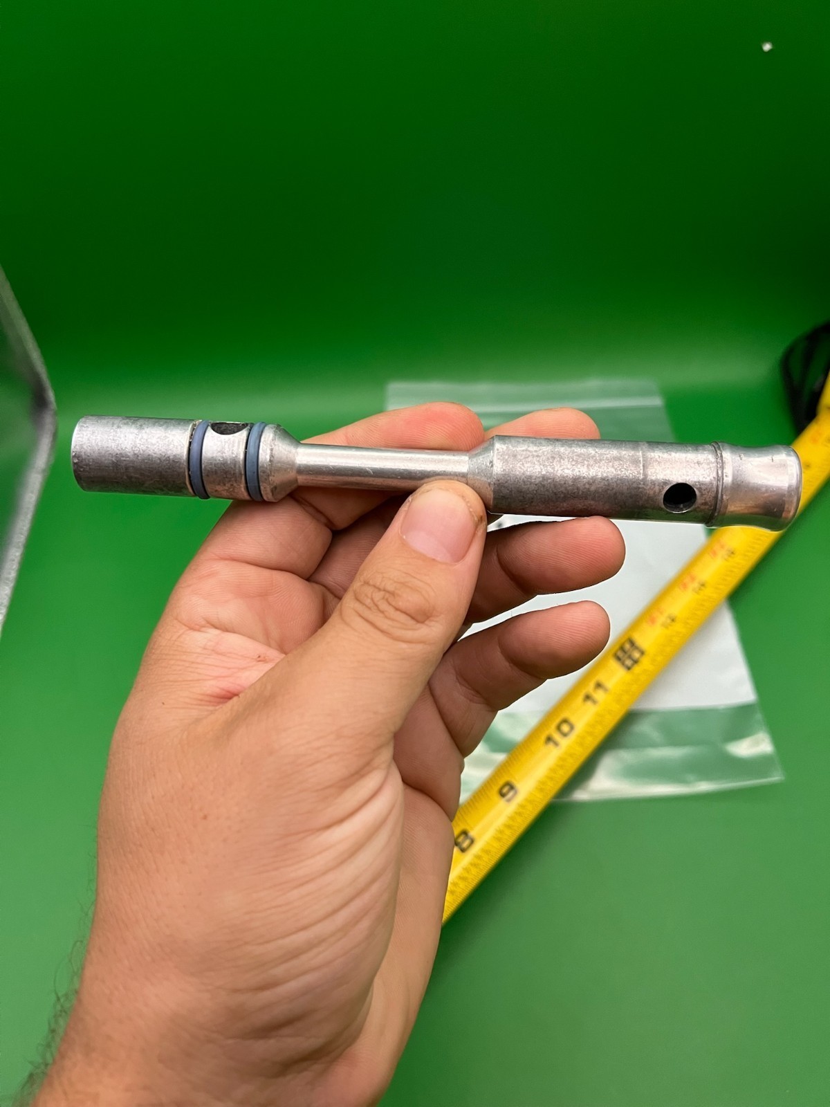 Autococker Bolt
