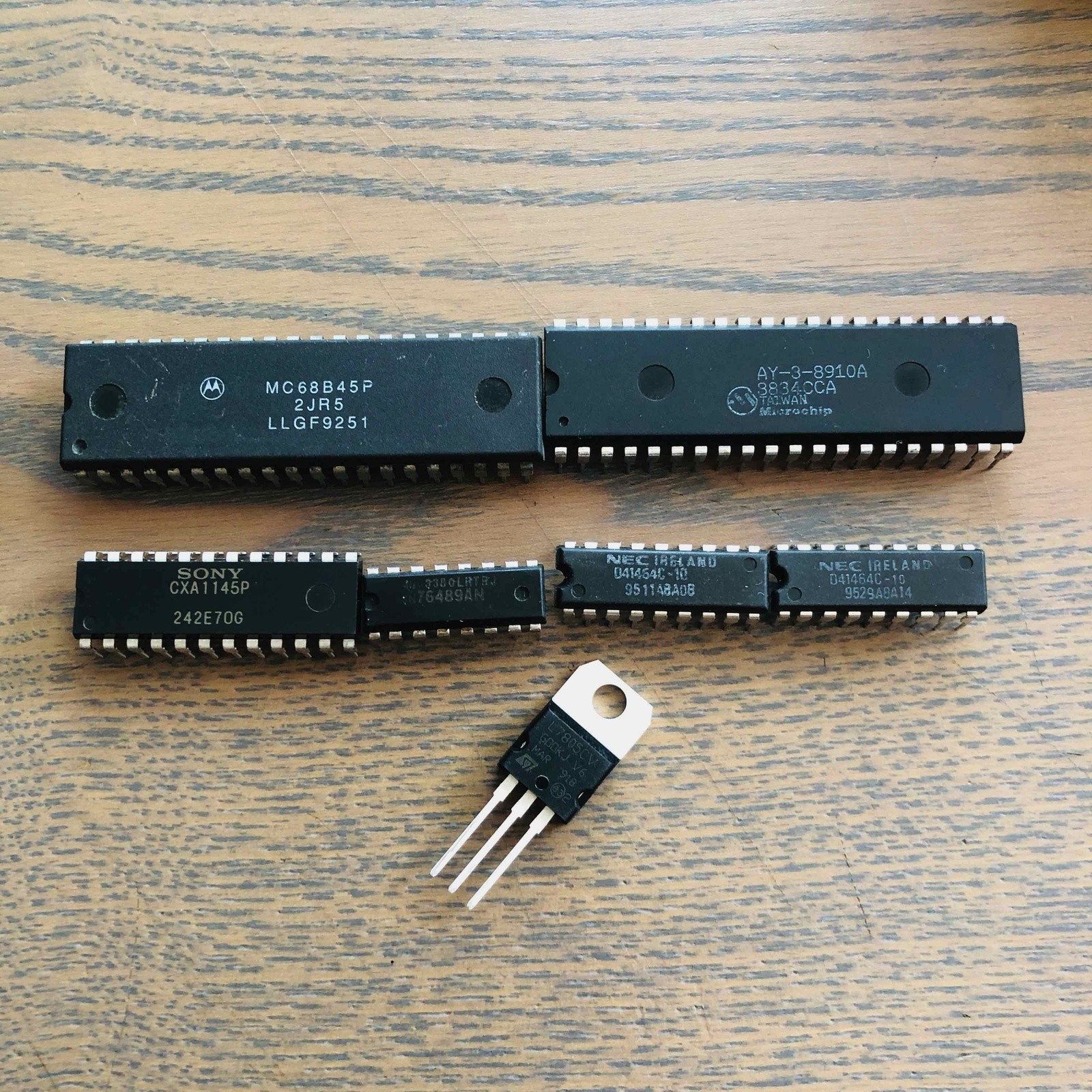 R6545 MC6845 CRT Video IC Kit Homebrew *hh