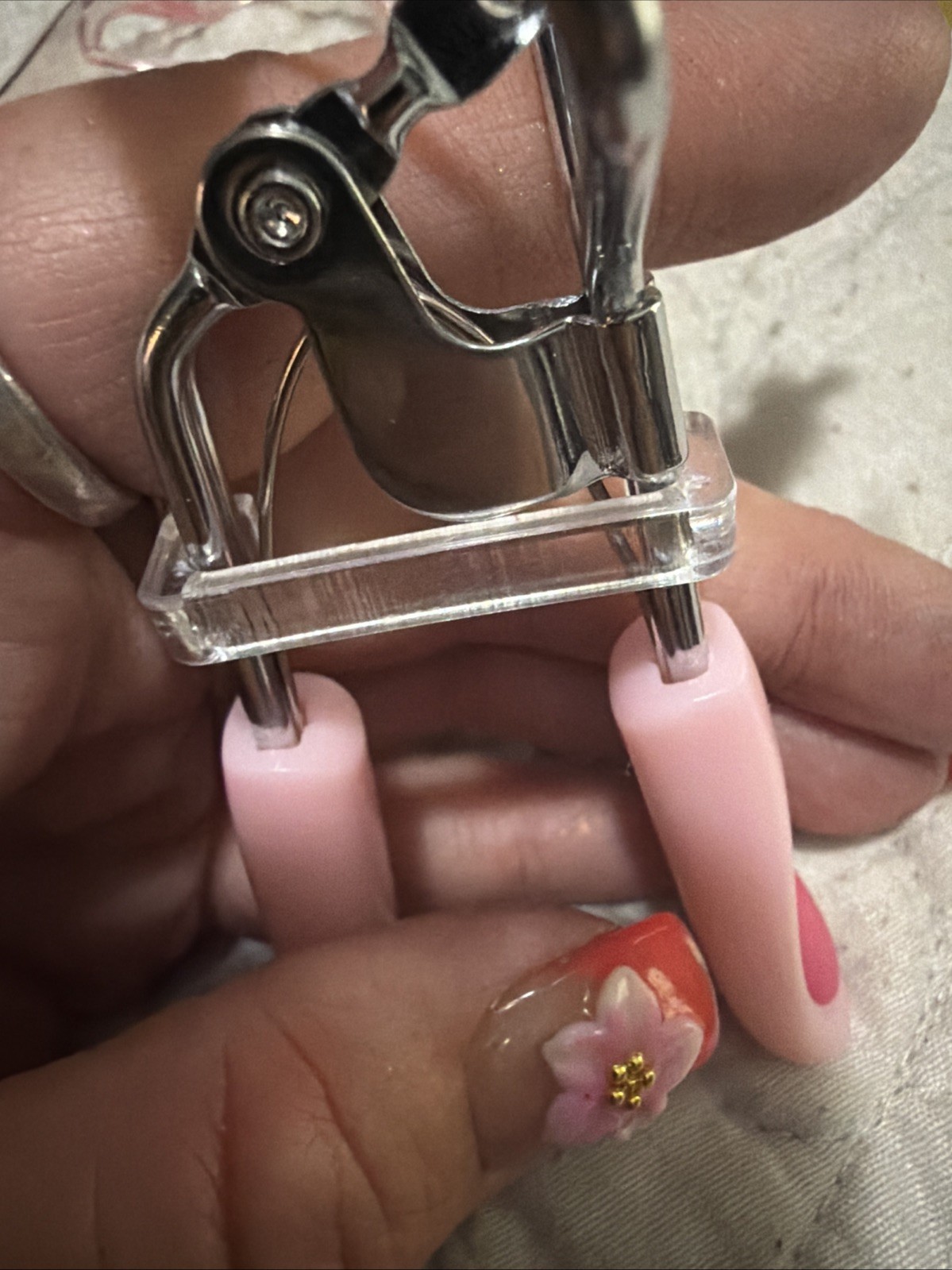 eyelash tools