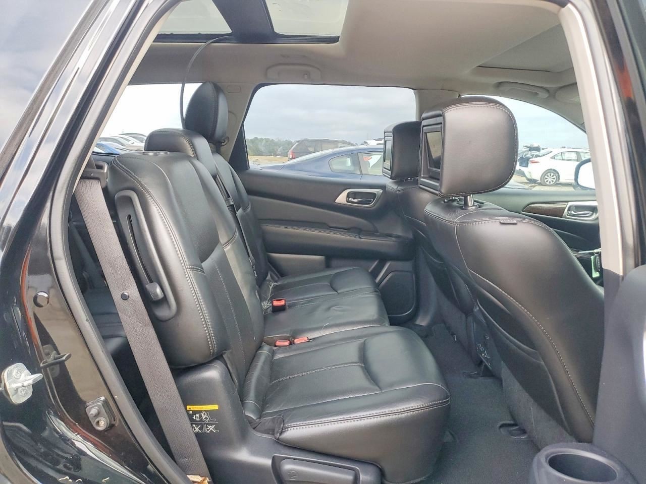 PATHFINDR 2014 Glove Box 4985711
