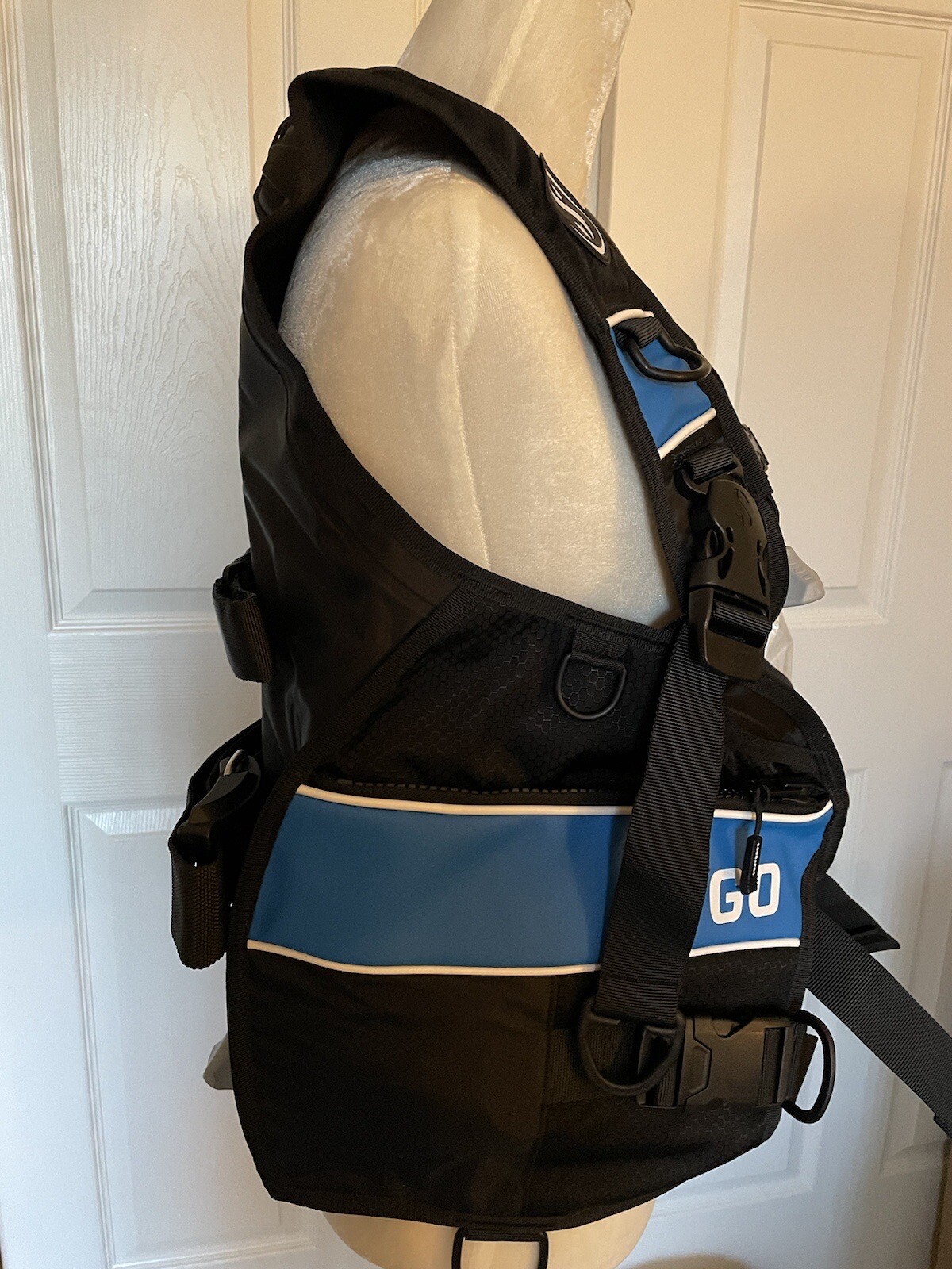 ScubaPro BCD with Air II 5th Generation Octopus/BC Inflator - Size Medium NWT