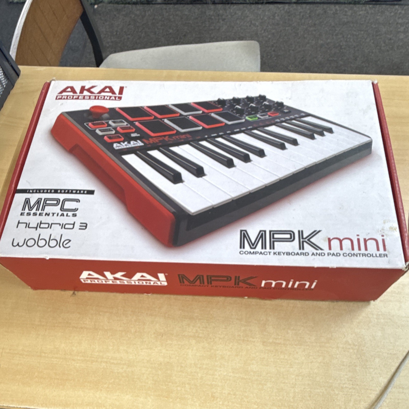 Akai Professional MPK mini 25-Key USB Keyboard Controller w/ Pads Arpeggiator