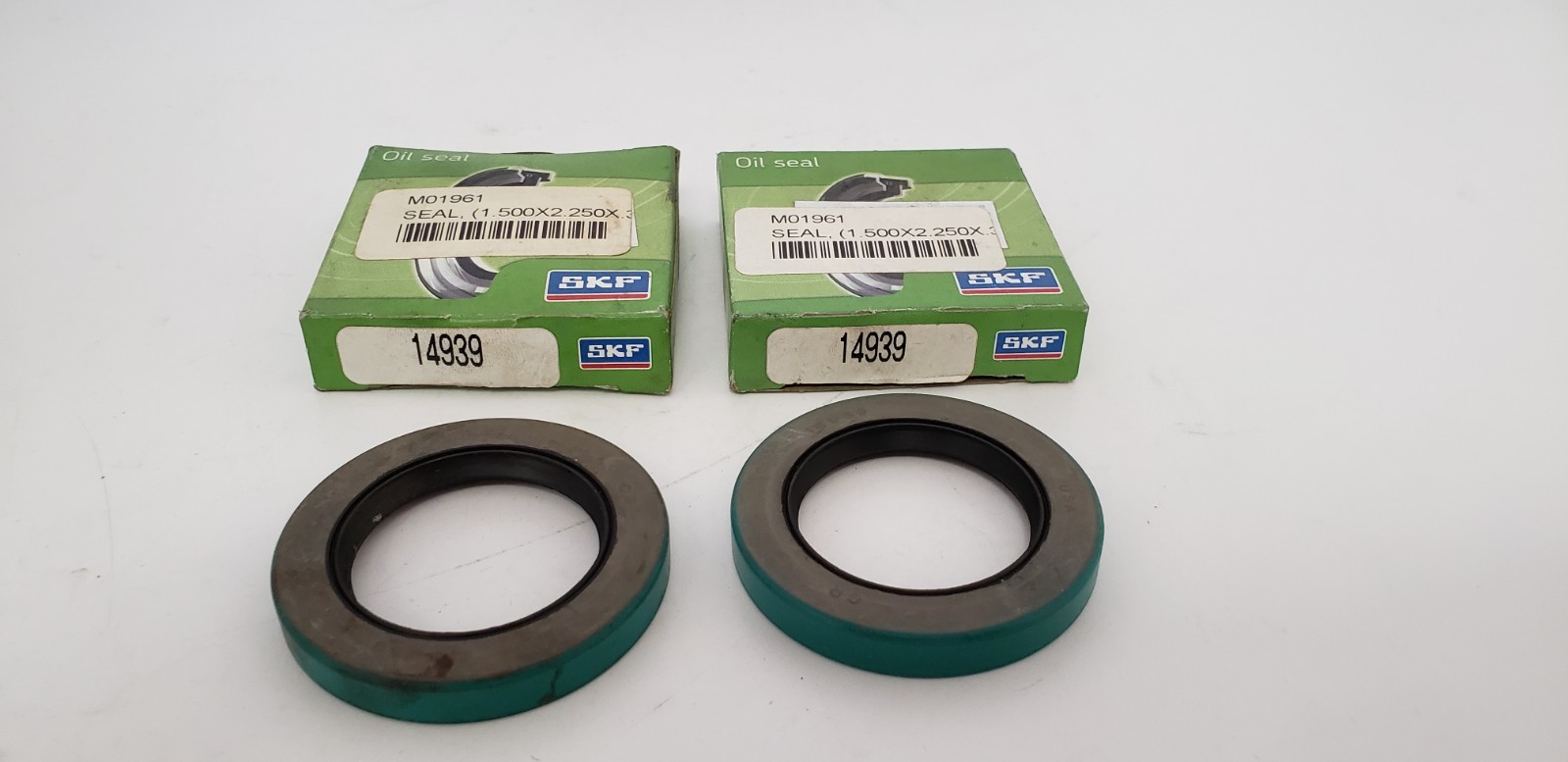 SKF 14939 OIL SEAL, 1-1/2" x 2-1/4" x 5/16", CRWA1 R  (LOT OF 2) NIB