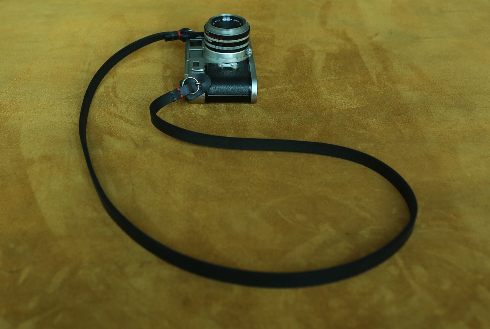 Windmup Stealth Black | Handmade Thick Leather Camera Strap