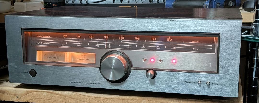 LUXMAN T-90 FM/AM Radio Tuner Metallic Hi-Fi Japan Vintage Used
