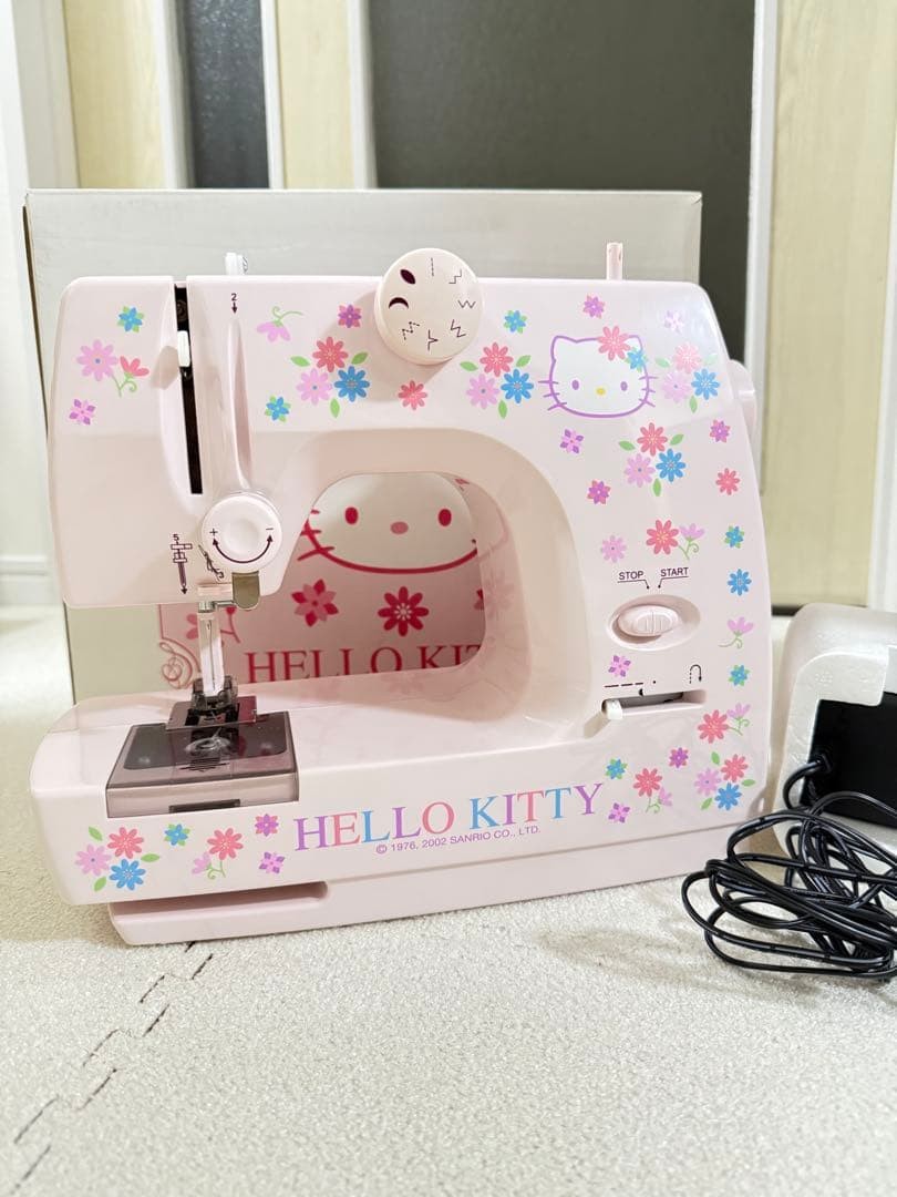 Hello Kitty Electric Sewing Machine Pink Floral YN-455 Sanrio Rare Japan