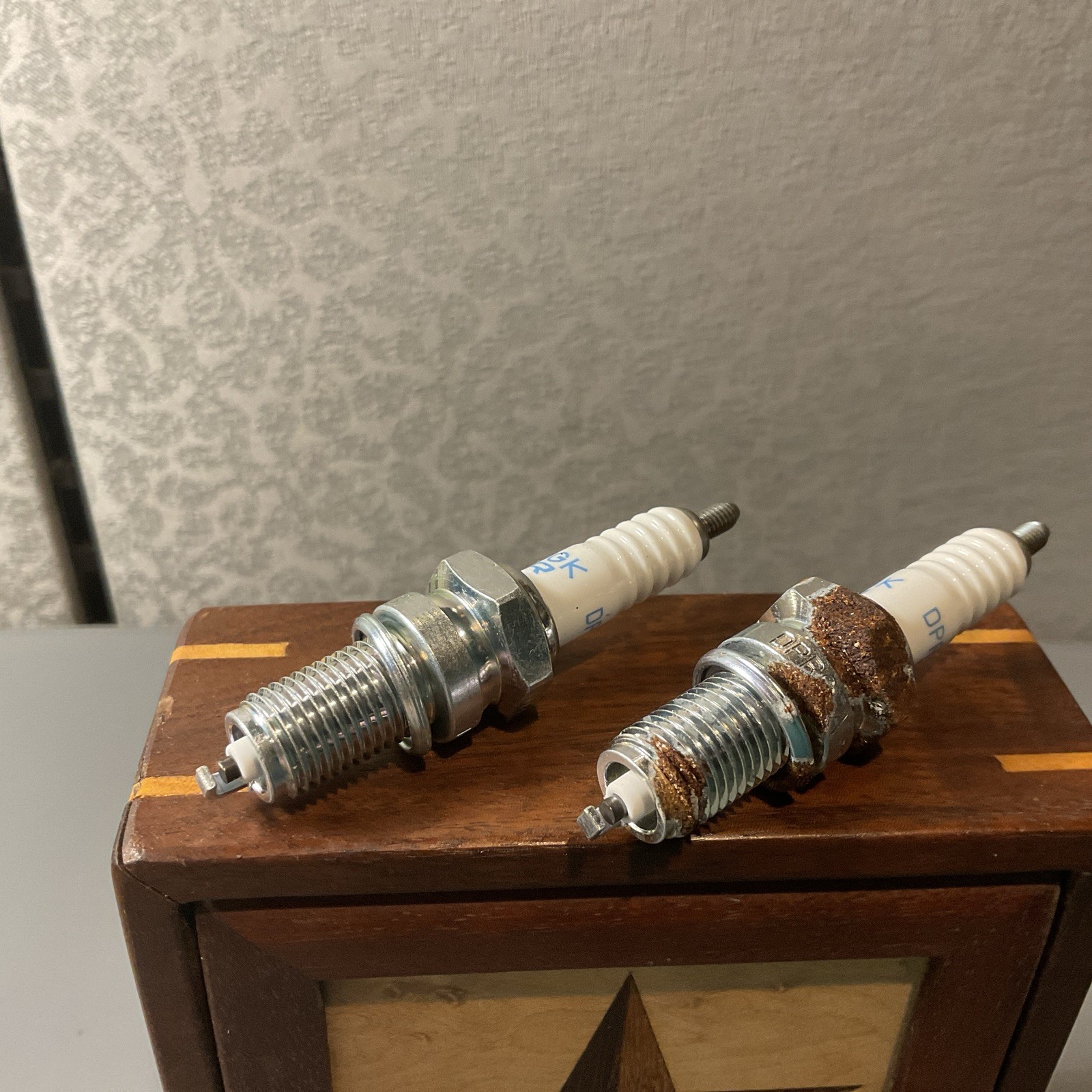 NGK - 5531 Spark Plug DPR6EA-9 -NEW