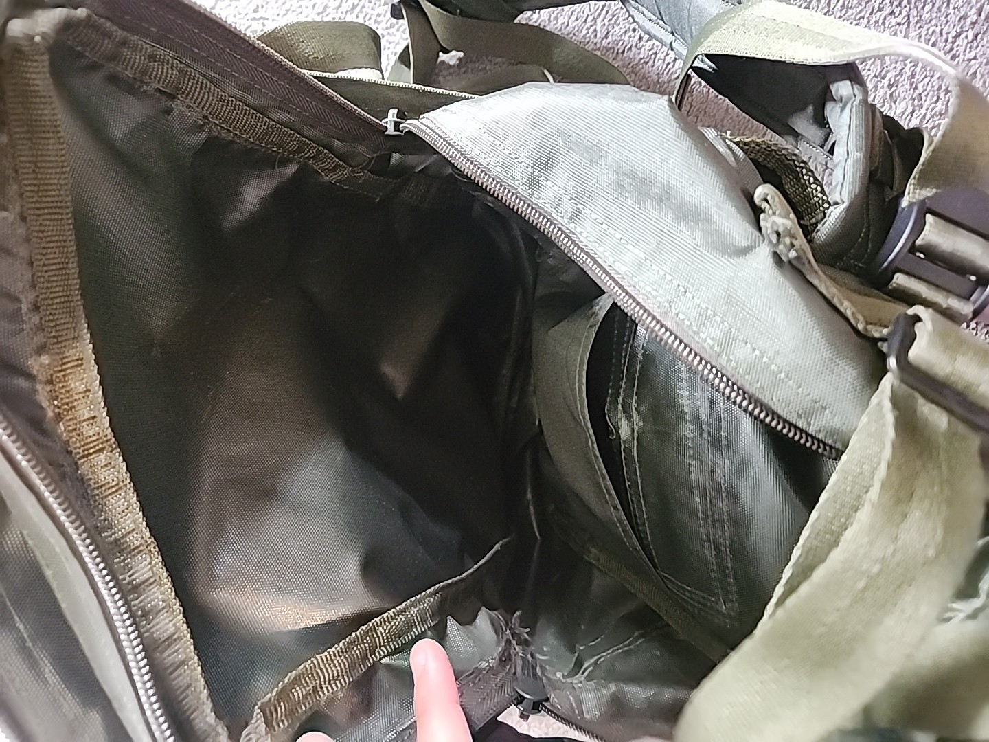 LA MONTANA GREEN CANVAS ARMY STYLE Bag