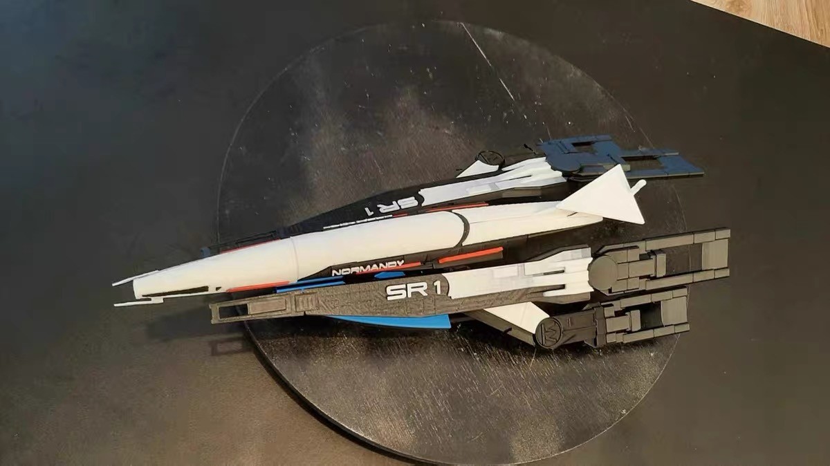 Mass Effect SSV Normandy SR1 Spaceship Painted 3D Print Assembly Model