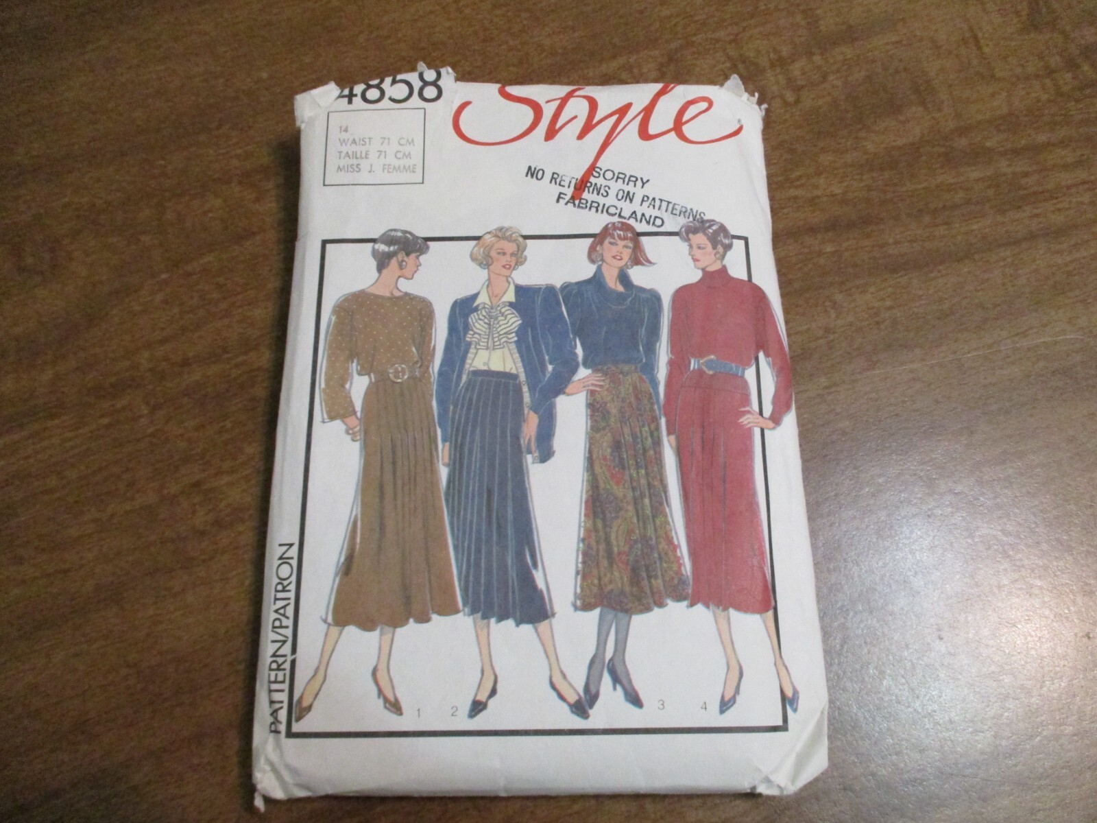 STYLE SEWING PATTERN 4858 MISSES SKIRT SIZE 14 CUT