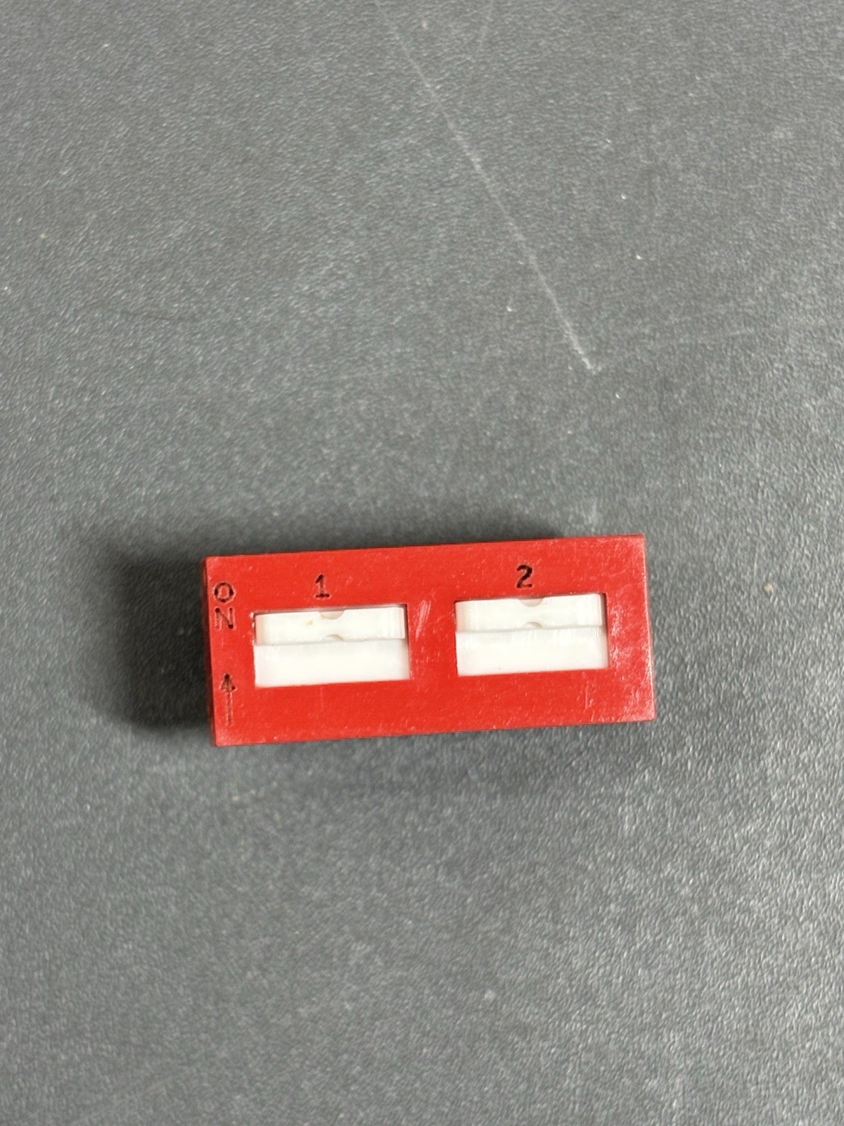7x 2-Position DIP Switch PCB Through Hole Red