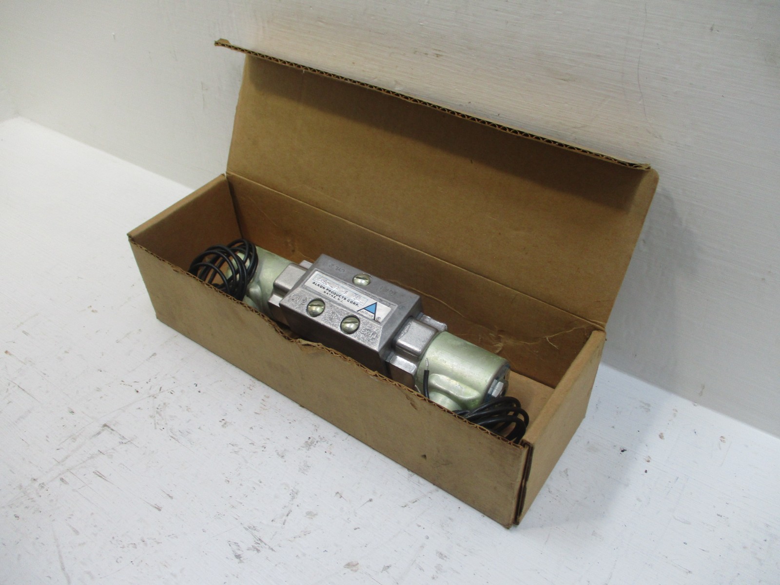 NEW Alkon Products A7980-1/4" DS Double Solenoid Valve