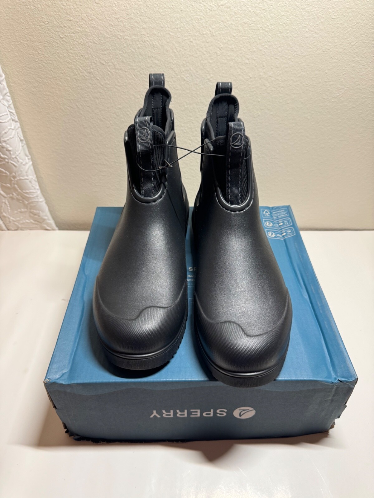 sperry float rain boot Men’s Size 10 Brand New