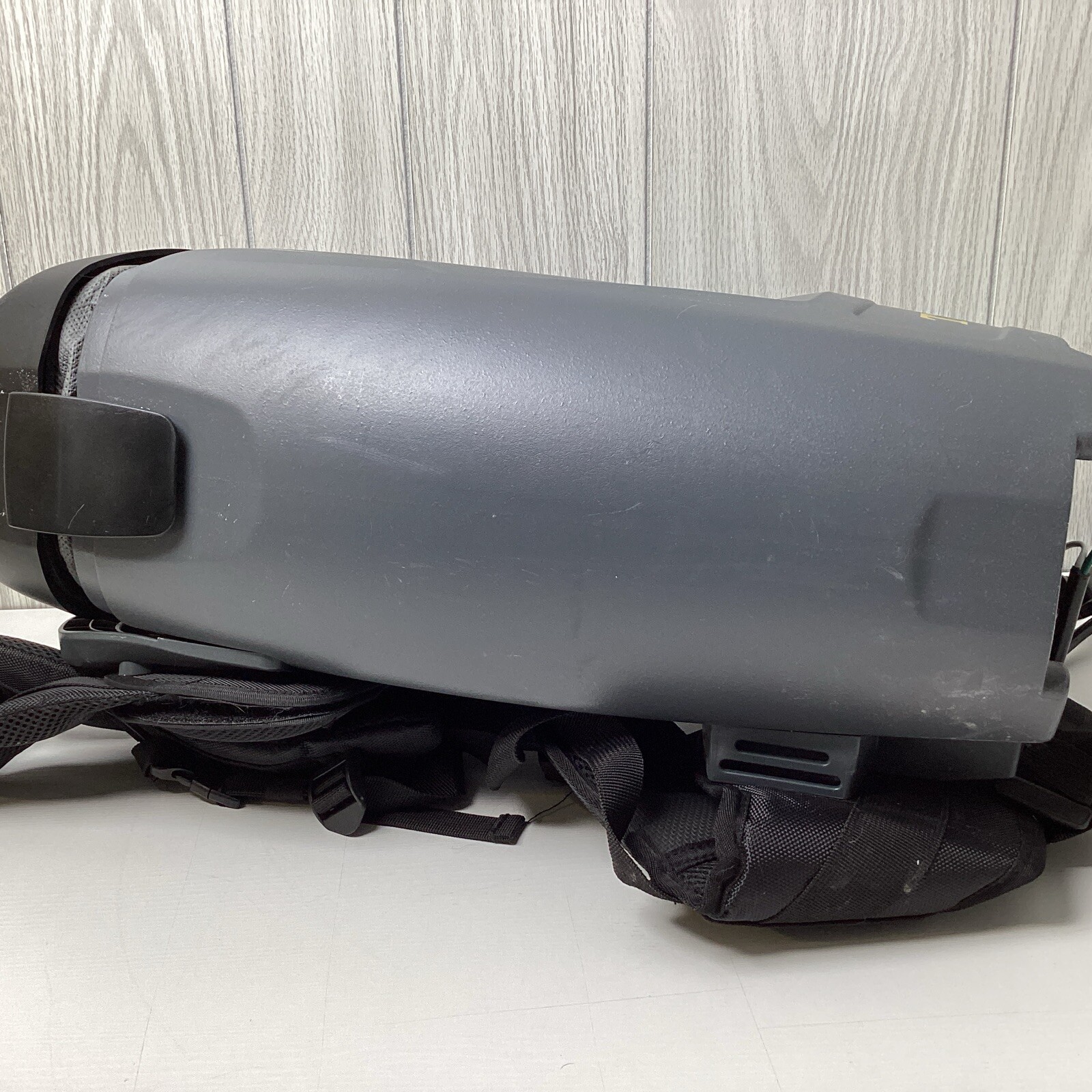 TITAN T750 Back Pack Vacuum ONLY - NO ACCESSORIES - PLEASE LOOK