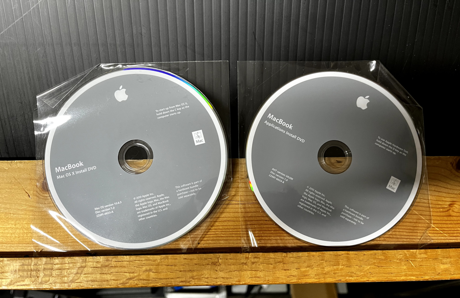 Apple MacBook Applications and OS install DVD 10.6.3 New,  Vintage