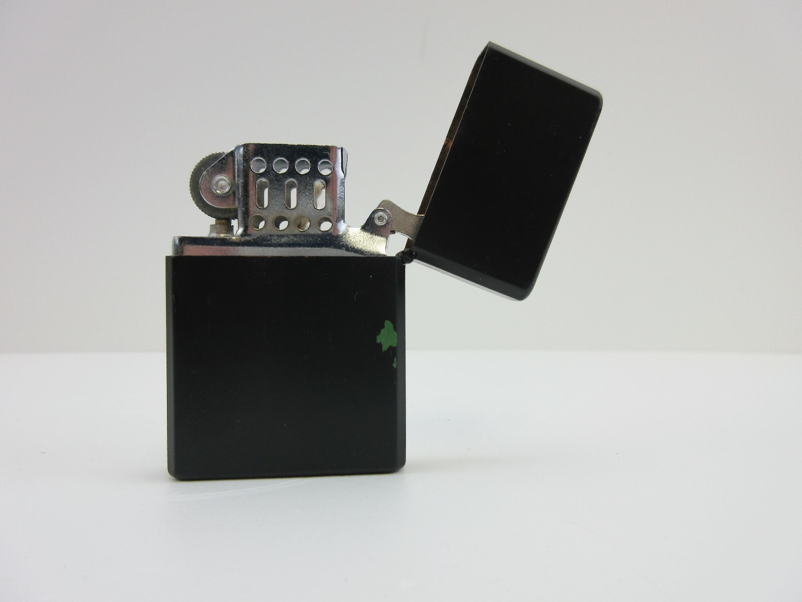 NEW Flaming Cherries Wind Proof Lighter