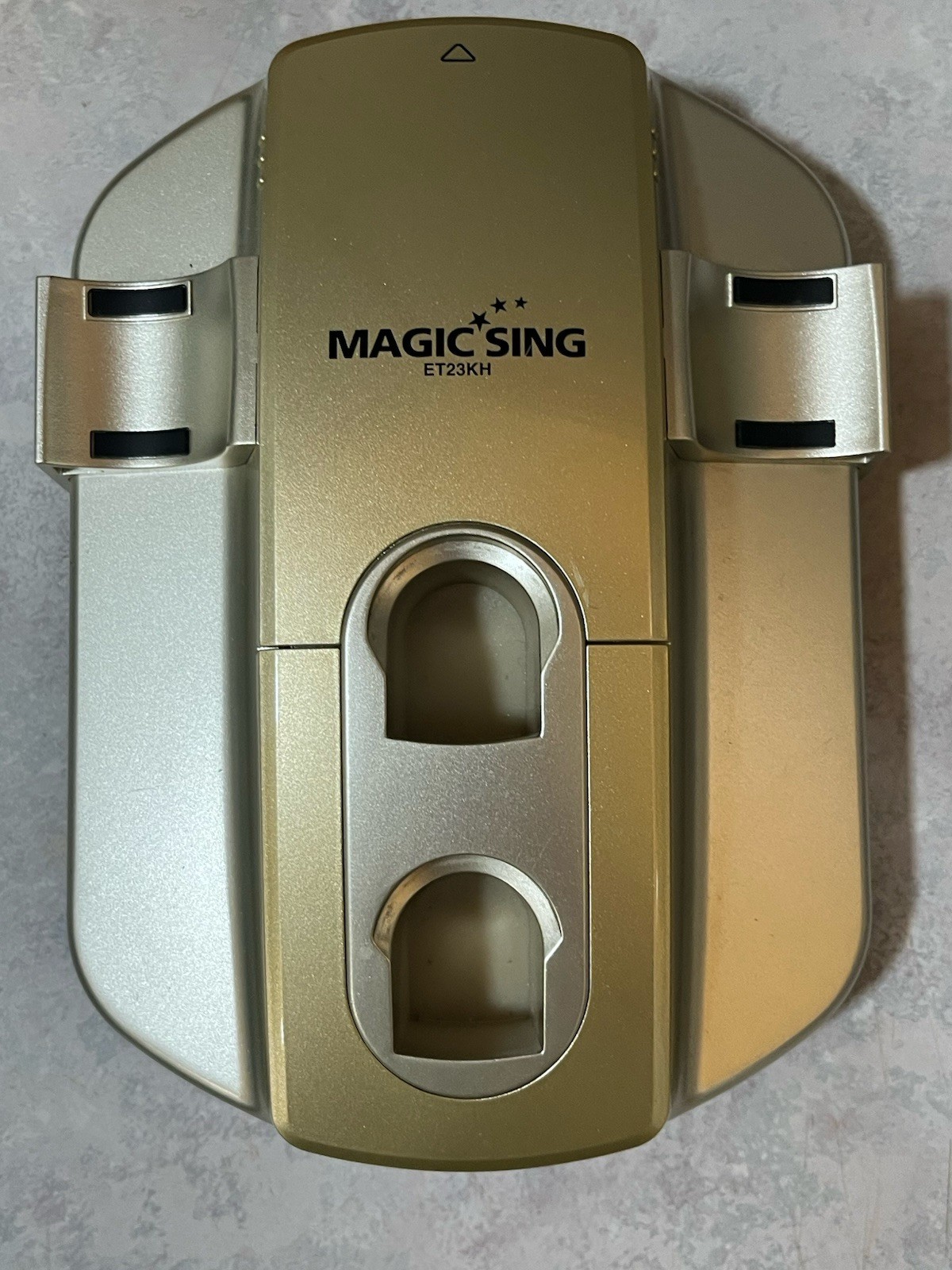 Magic Sing ET23KH Wireless Karaoke System, Missing 1 battery cover, No Cartridge