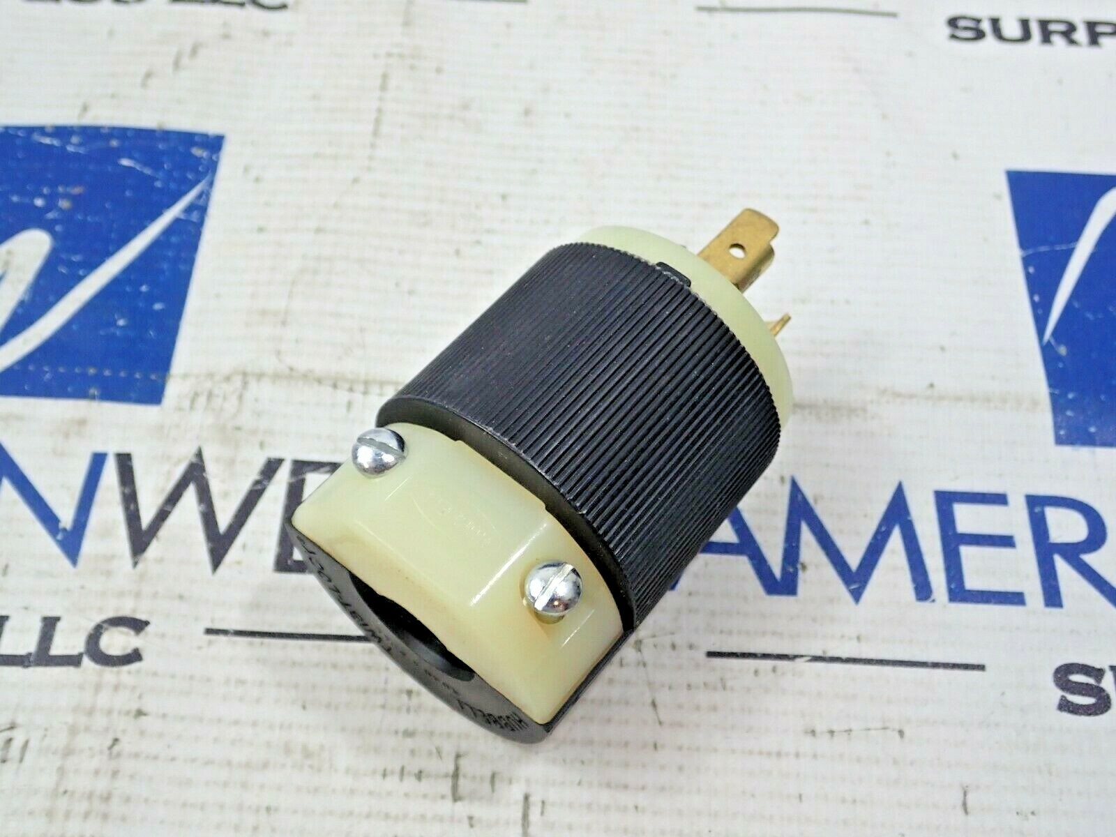 Hubbell 231A 2321 Insulgrip Twist Lock Plug 20 Amp 3 wire 250 Volt New
