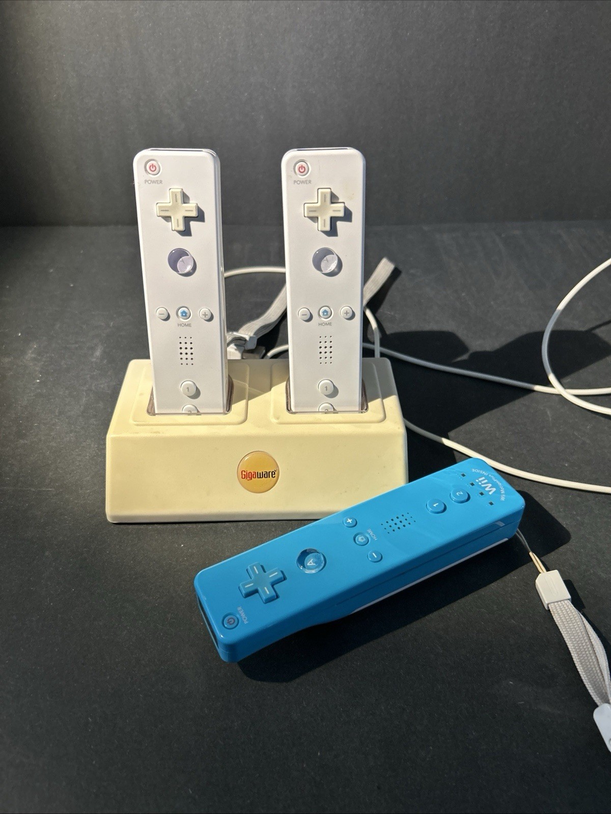 3 Nintendo Wii Controllers W/Gigaware Charge Station and Rechargeable Batteries
