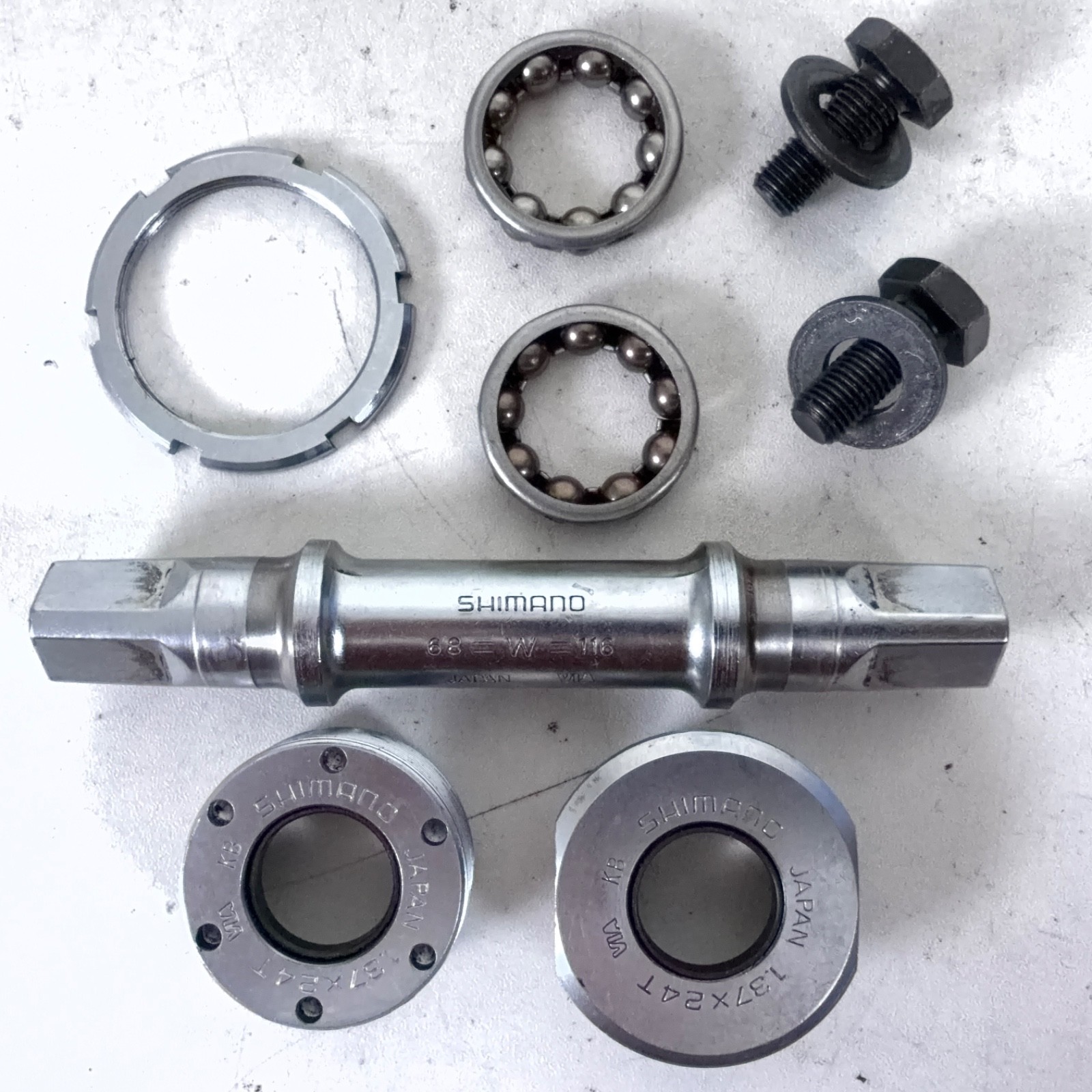 Shimano 600 D-3L Bottom Bracket 68-116mm CRMO Vintage Square Taper English