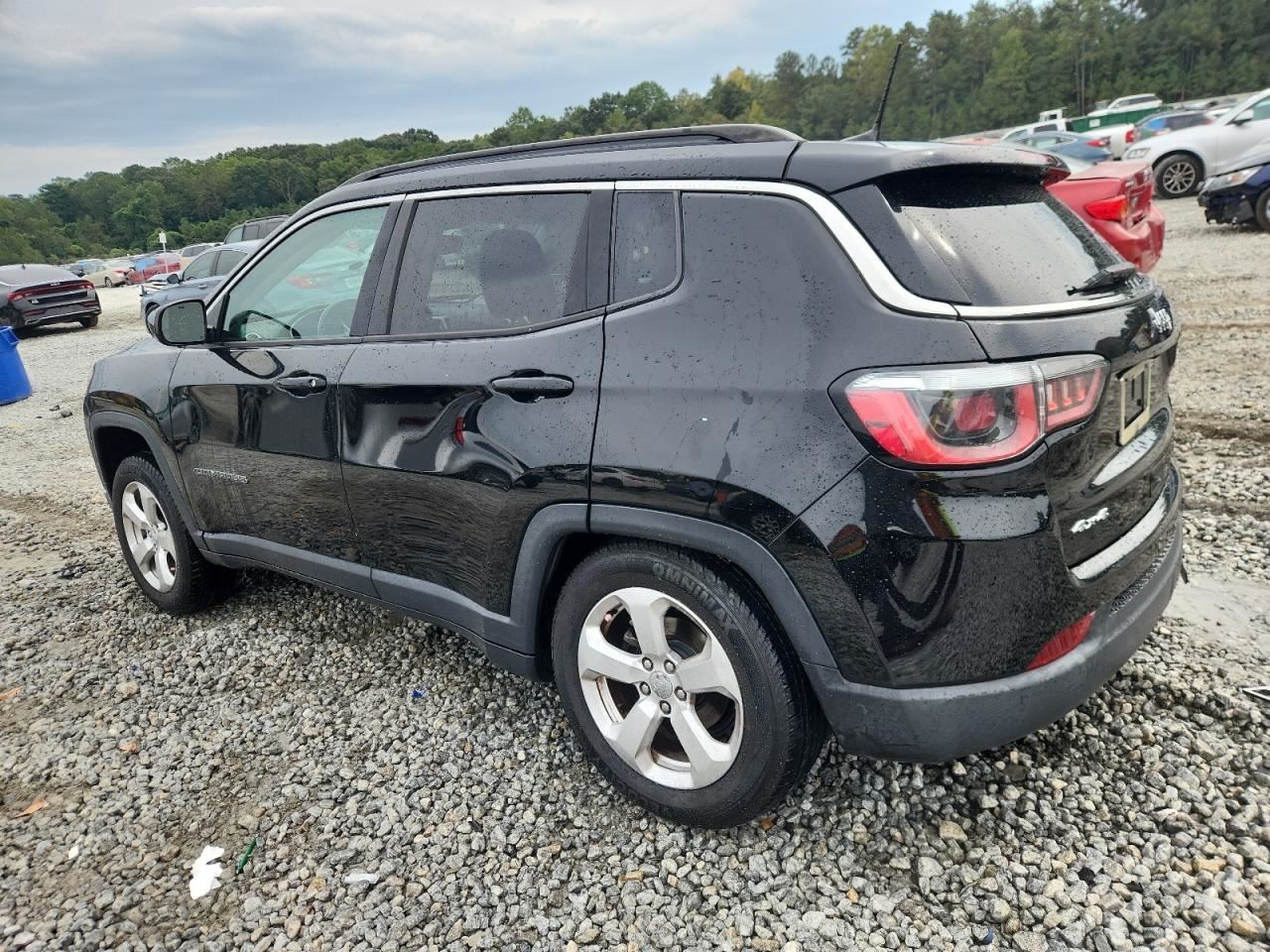 COMPASS 2018 Glove Box 4887650