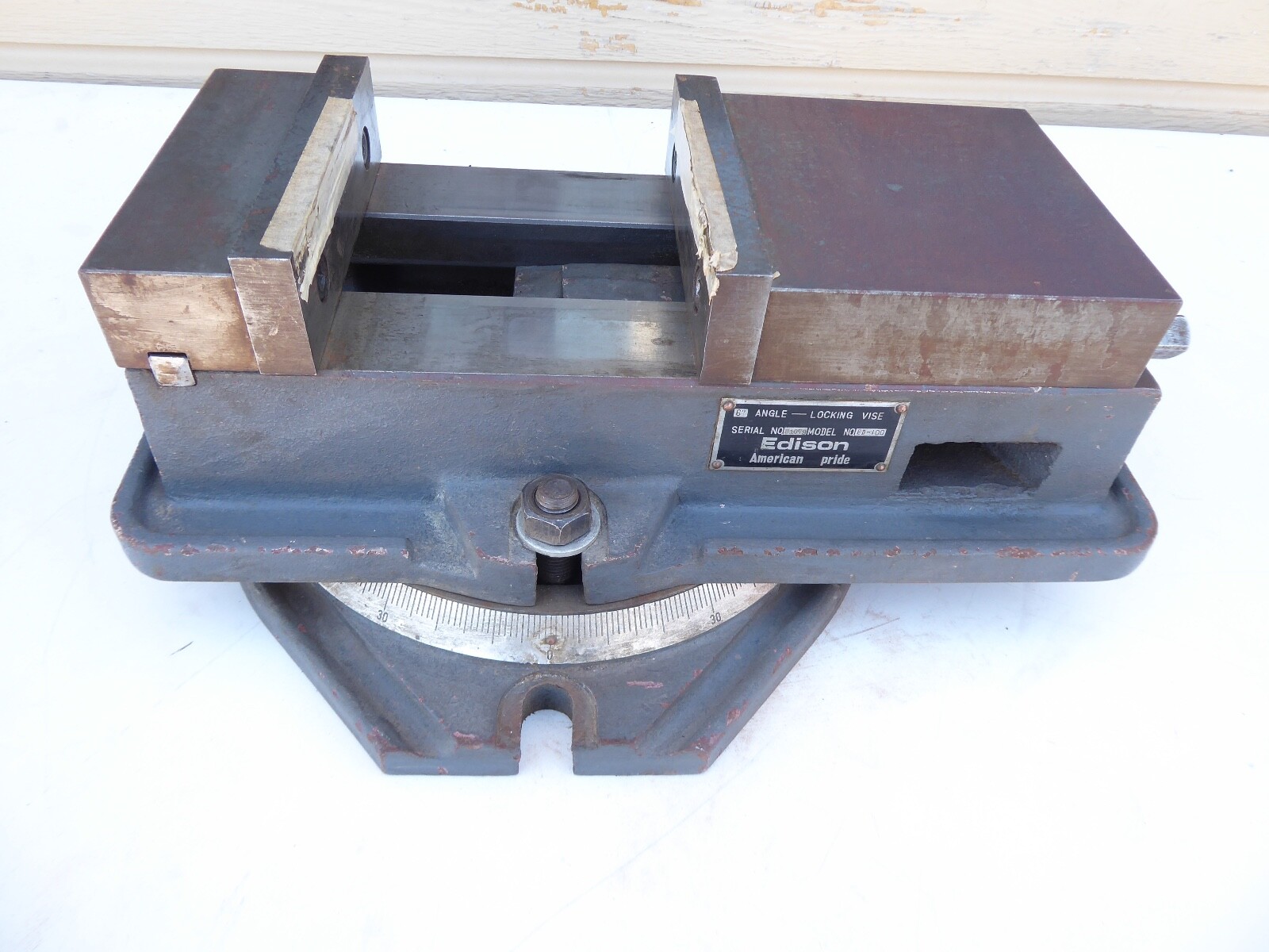 EDISON 6" ANGLE LOCKING VICE ED-100 WITH SWIVEL BASE (DAMAGED-PARTS SALE)