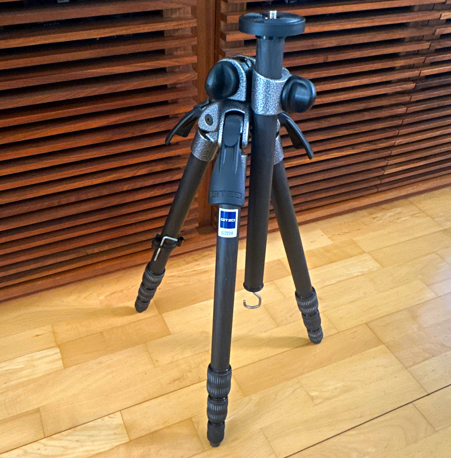 Gitzo G2228 Camera Tripod Headless Adjustable Legs Flip Lock Leveling
