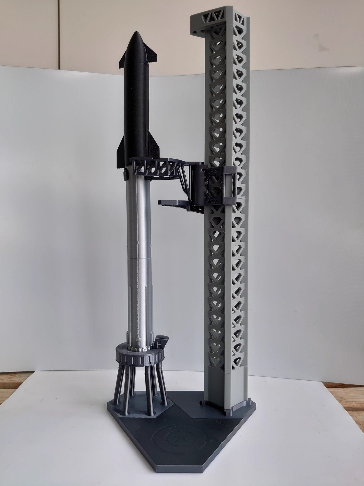 1:400 SpaceX Starship Super Heavy Booster Rocket Model Set with Tower Starbase