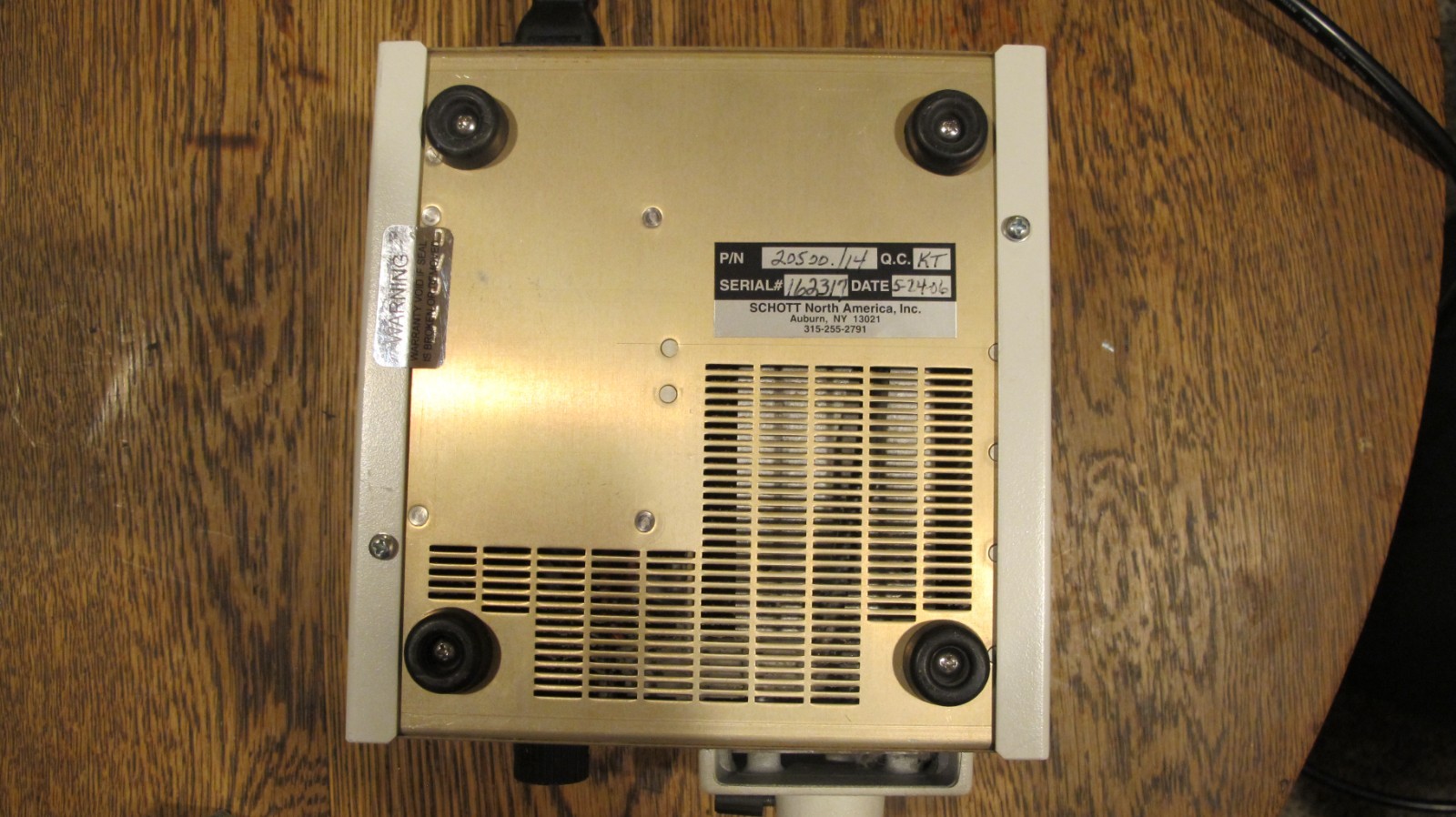 Leeds Schott Fostec 20500./14 Microscope Fiber Optic Light Source 150W EKE 18mm