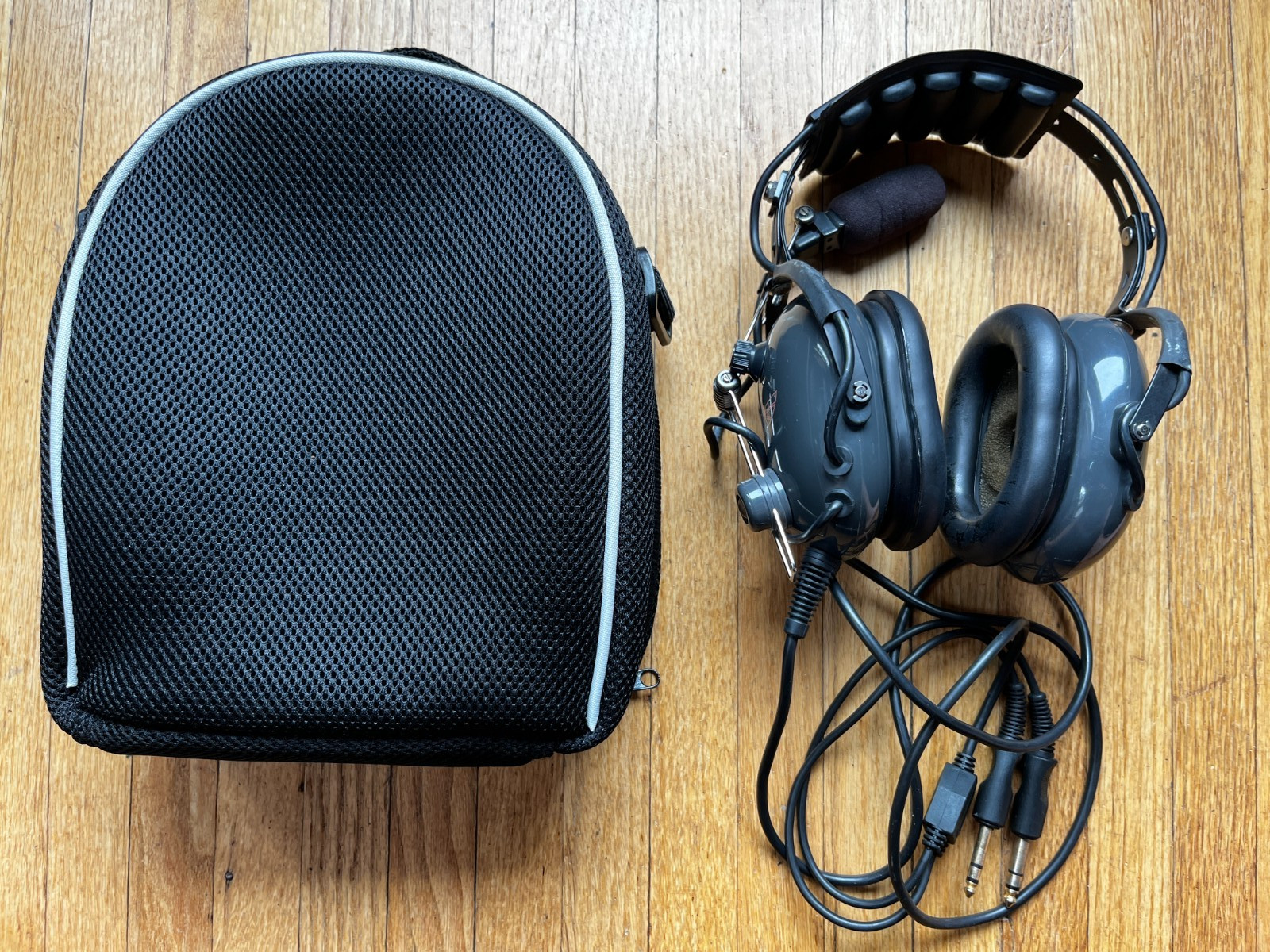 Aviation Communications AC-400S Headset