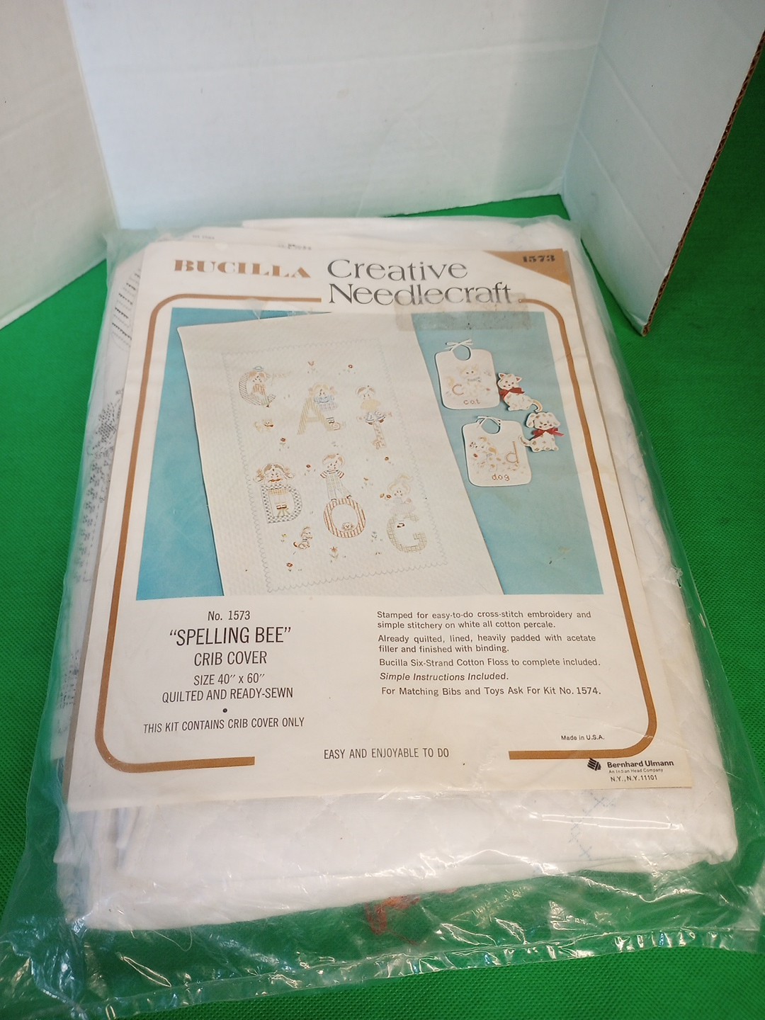 Bucilla Creative Needlecraft 1573 Spelling Bee Crib Cover 40"x60" (Stained) New