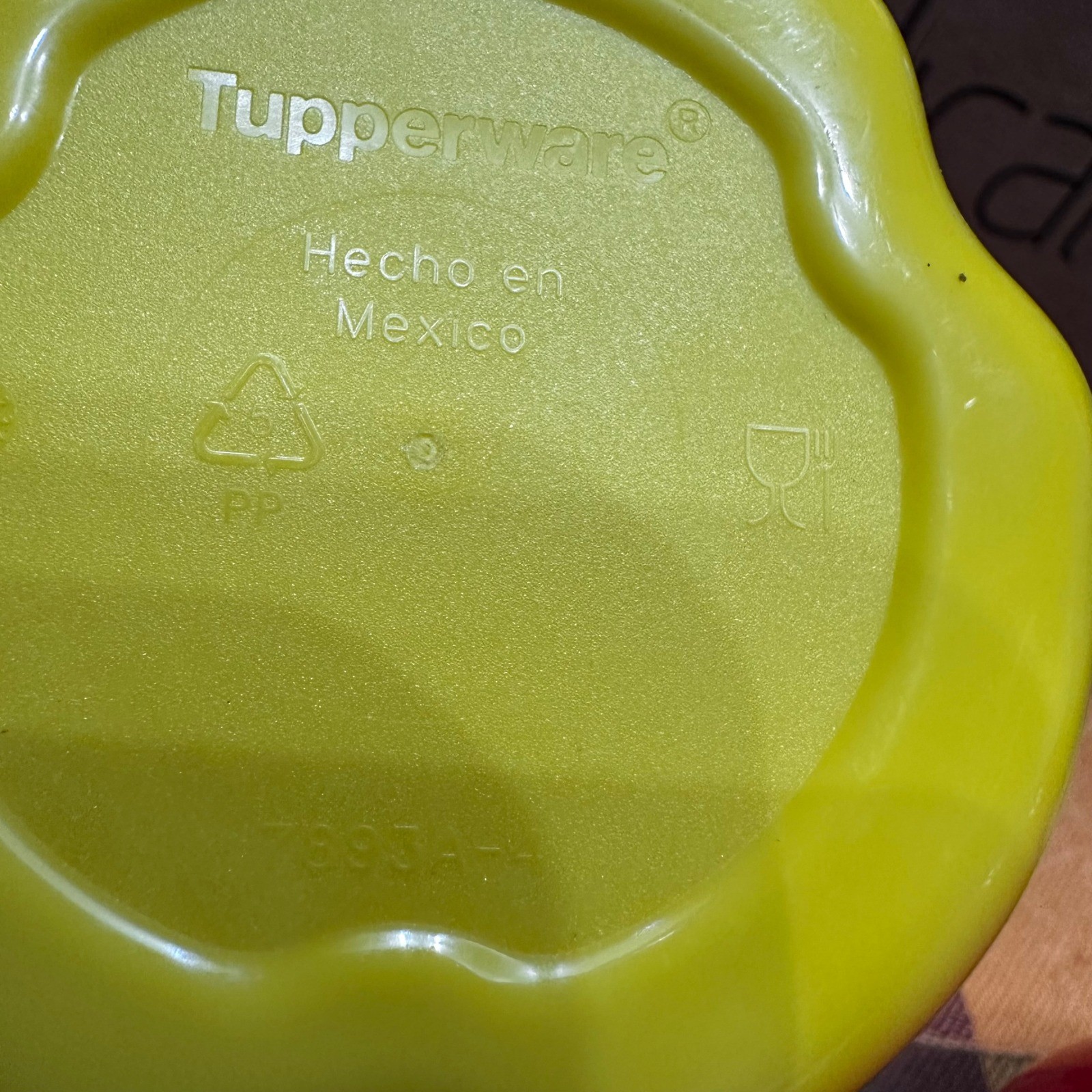 Tupperware Bell Pepper keeper Red & Yellow