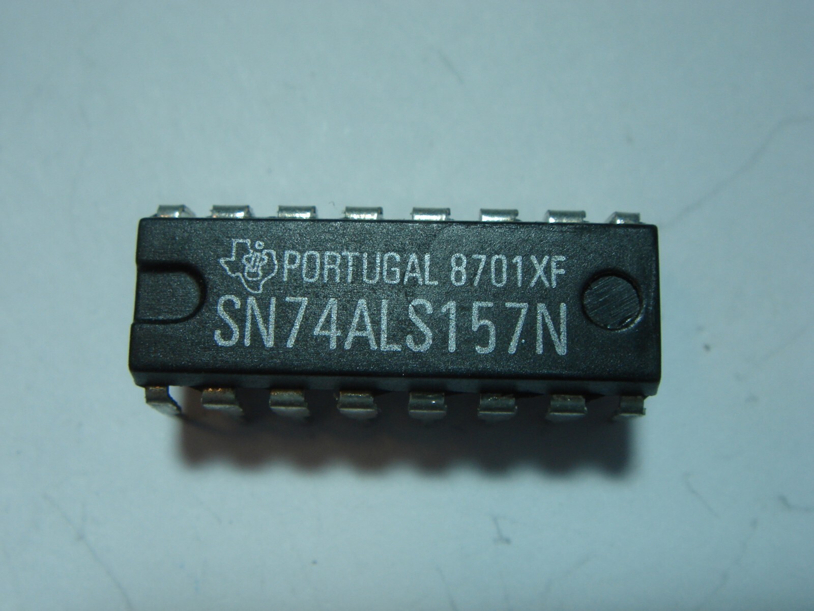 SN74ALS157 4x 2-Bit Decoder/Multiplexer #AU61/4