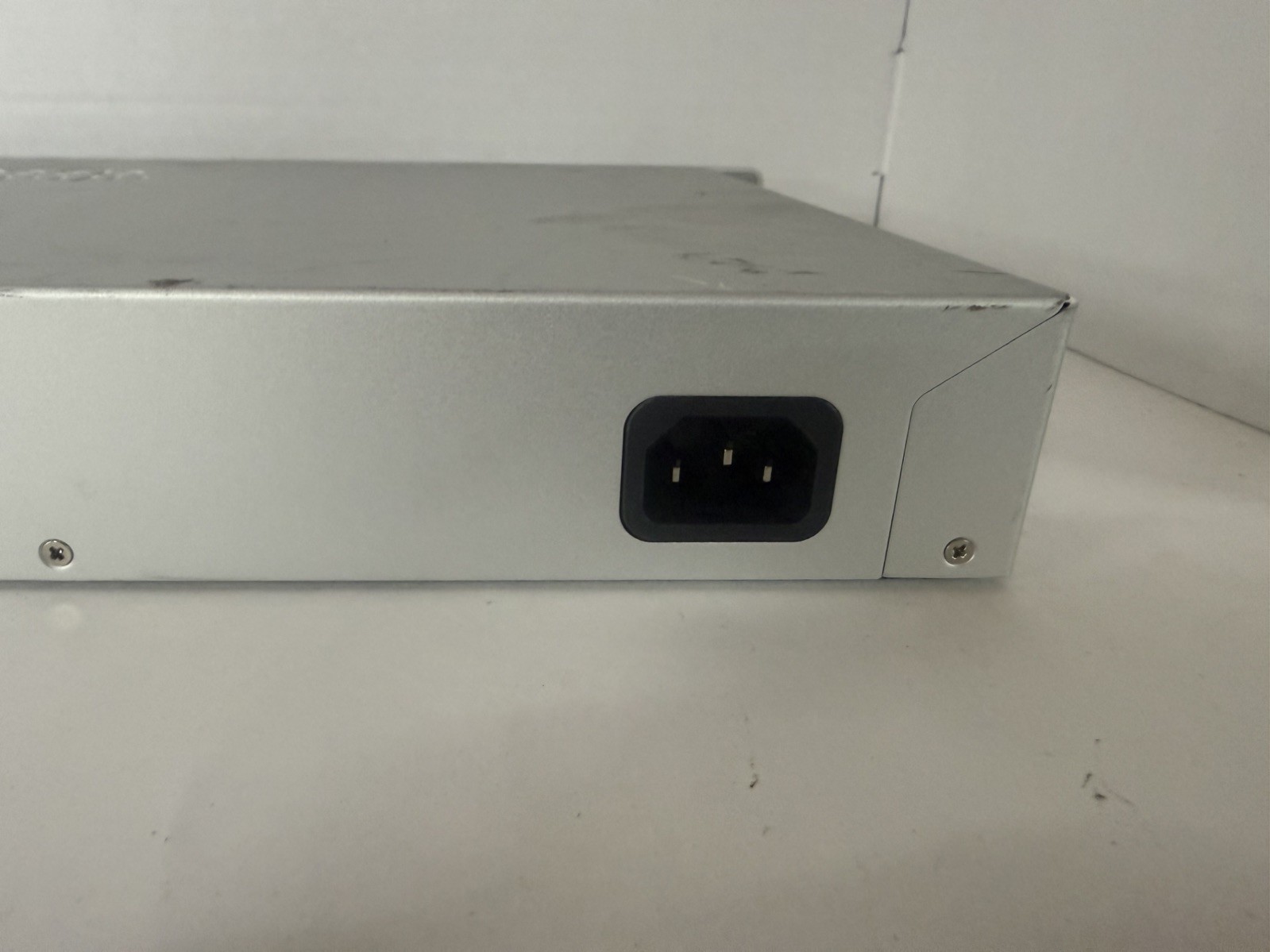 Cisco Meraki MX84-HW Cloud Managed Security Appliance Firewall Powers On