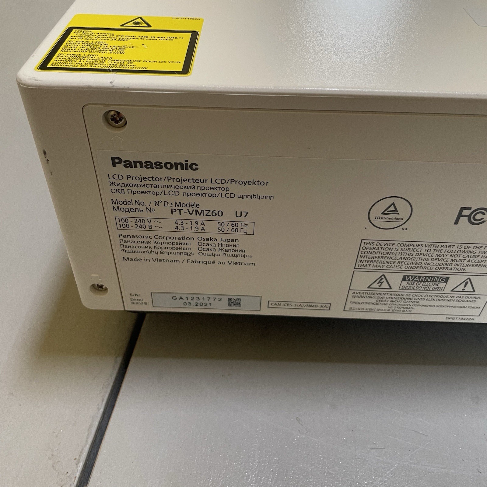 Panasonic PT-VMZ60 Laser Projector 11917 Hrs w/Power Cord 20K Hr Life - READ