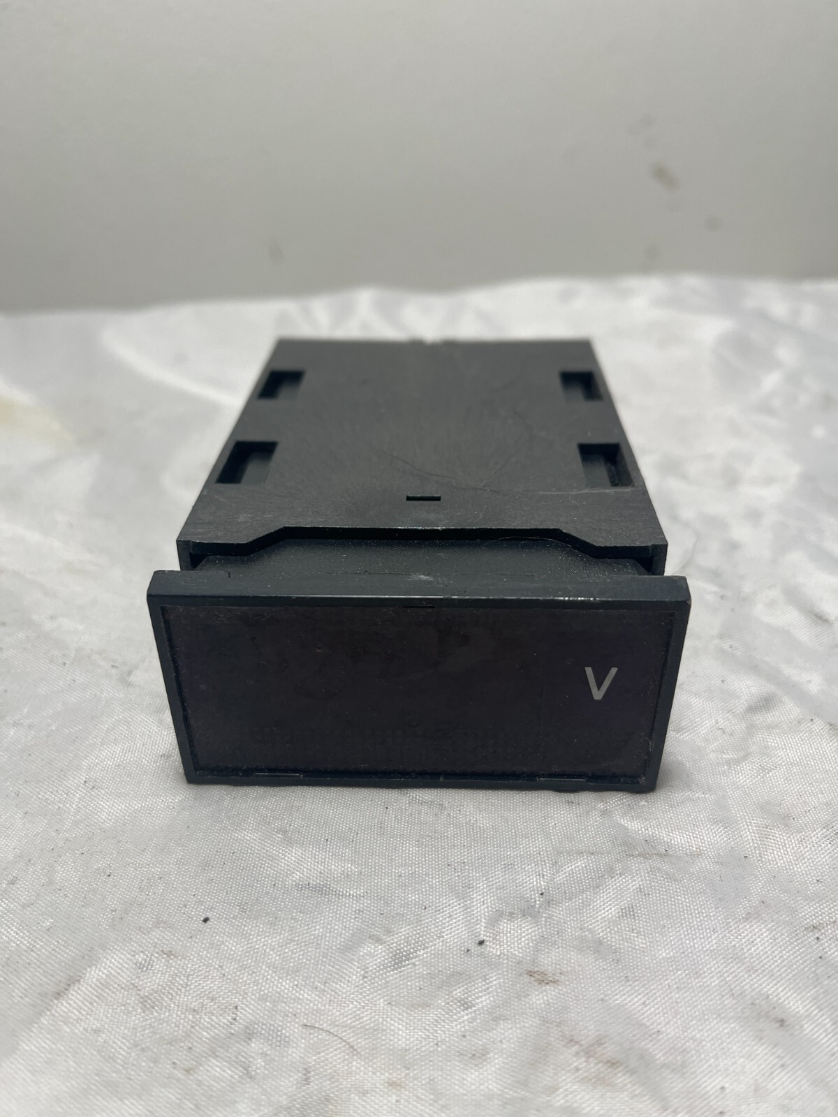 I.M.E. 95-067714 Voltage Meter 0-30v  110v-220v Input