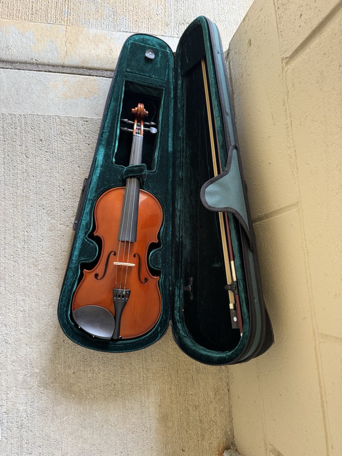 Nova Student Violin Outfit With 2 Bows